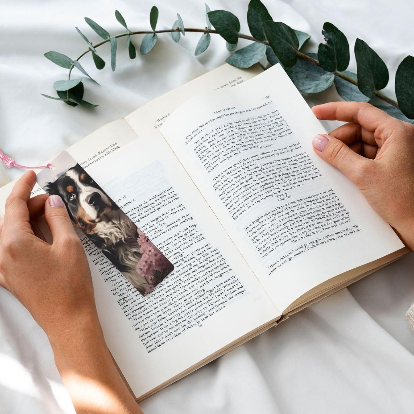 Bernese Mountain Dog Bookmarks Gifts for Women Men, Wooden Bookmarks for Book Lovers, Vintage Book Marks Ornaments with Tassel, Unique Personalized Reading Page Markers Pink