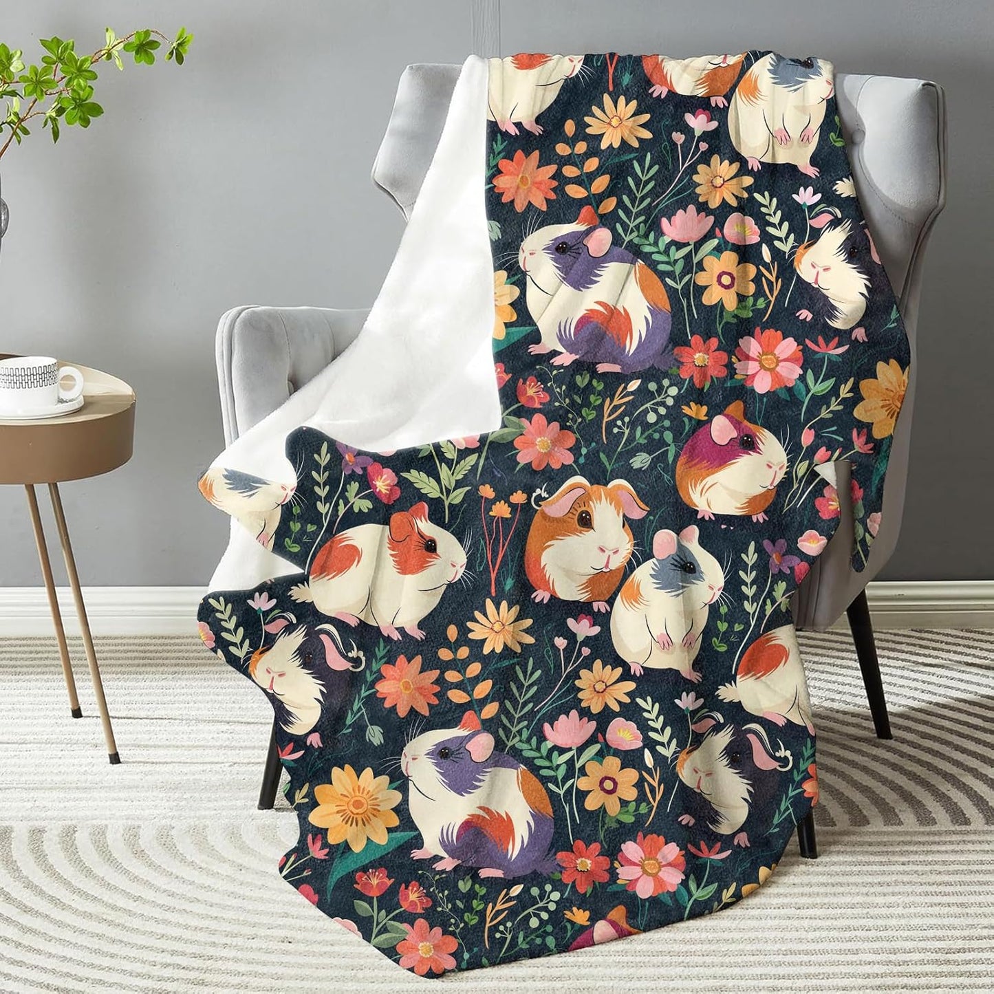 Aesthetic Guinea Pig Throw Blanket - Ultra Soft, Plush, Lightweight, Warm, Fuzzy Anti-Pilling Flannel Blanket for Couch, Bedroom, Travel, Sofa, Living Room 50in×60in