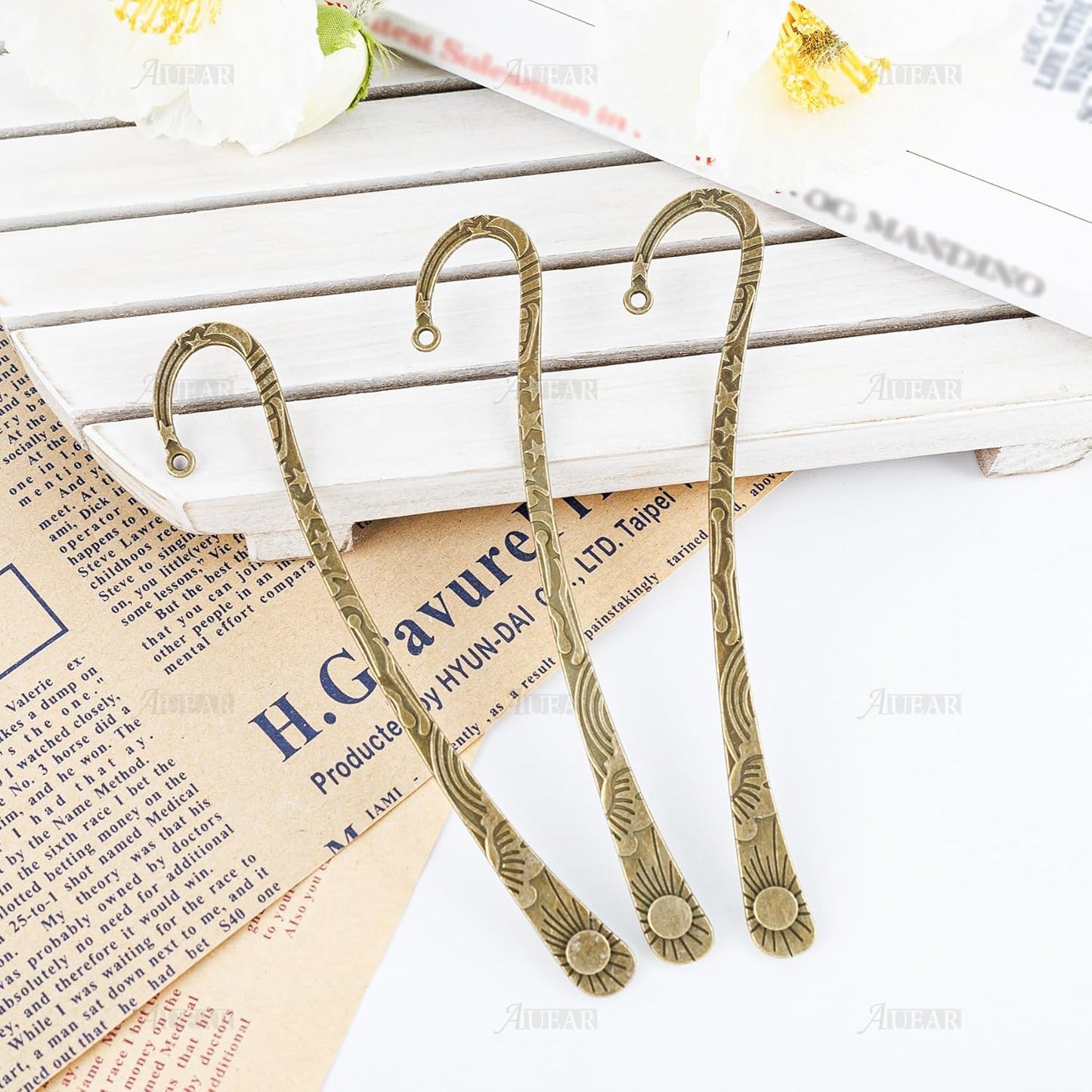 AUEAR, 20 Pack Metal Bookmarks Carved Hook Bookmark Vintage Book Markers with for Reader (Bronze)