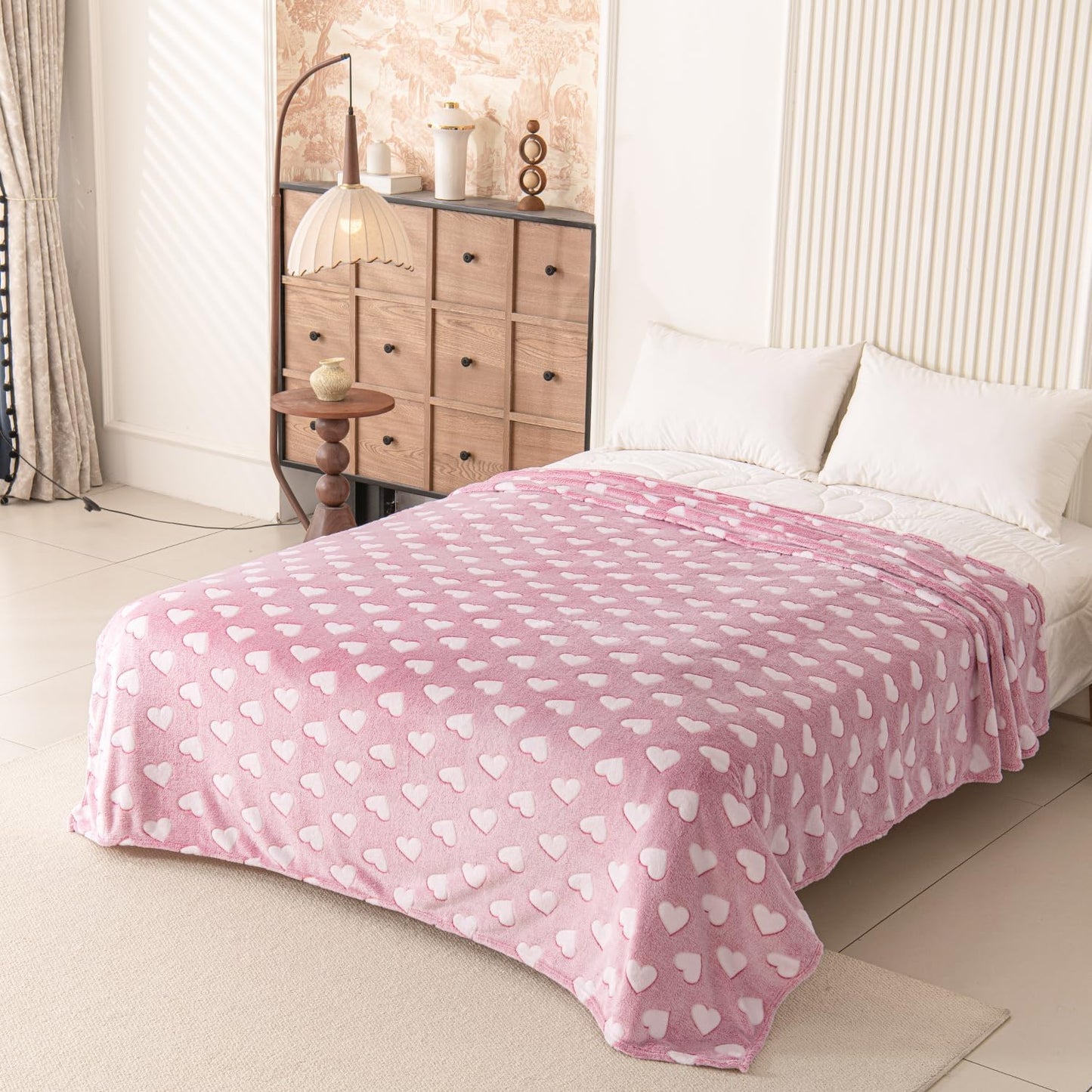Glow in The Dark Throw Blanket, Soft Pink Heart Throw Blanket with Luminous Heart Pattern, Cozy Soft Blanket for Couch Sofa Bed, Cute Heart Design Blanket, All Season Use, 60 x 80 Inches