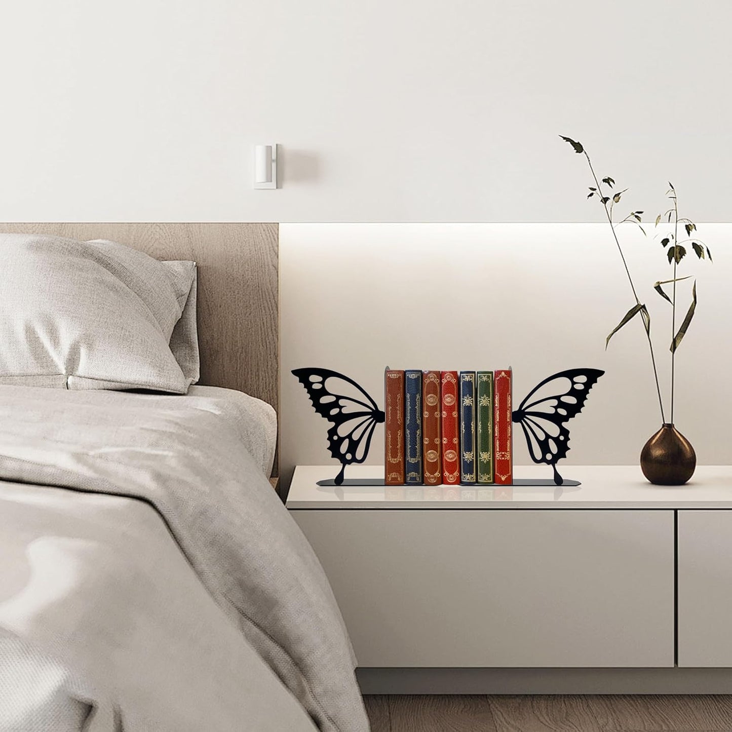 Butterfly Metal Bookends Cute Butterfly Book Ends for Shelves Bookshelf Decorative Objects Home Office Desk Bookshelf Decor Gifts for Family (Black)