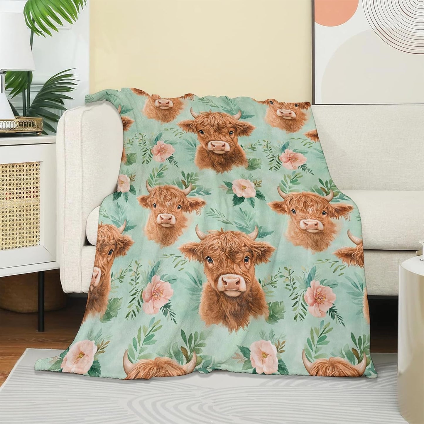 Lovely Highland Cow Blanket, Soft Warm Cozy Blush Flowers Throw Blanket Gifts for Adults Kids Women, Lightweight Fuzzy Comfy Flannel Blankets for Couch, Travel, Bed, House Decor 60×50 Inch
