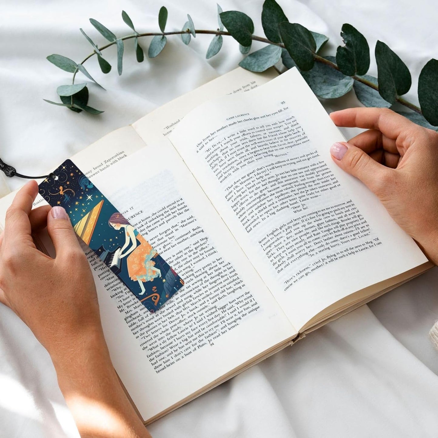 Women at Concert Bookmarks Gifts for Women Men, Wooden Bookmarks for Book Lovers, Vintage Book Marks Ornaments with Tassel, Unique Personalized Reading Page Markers Black