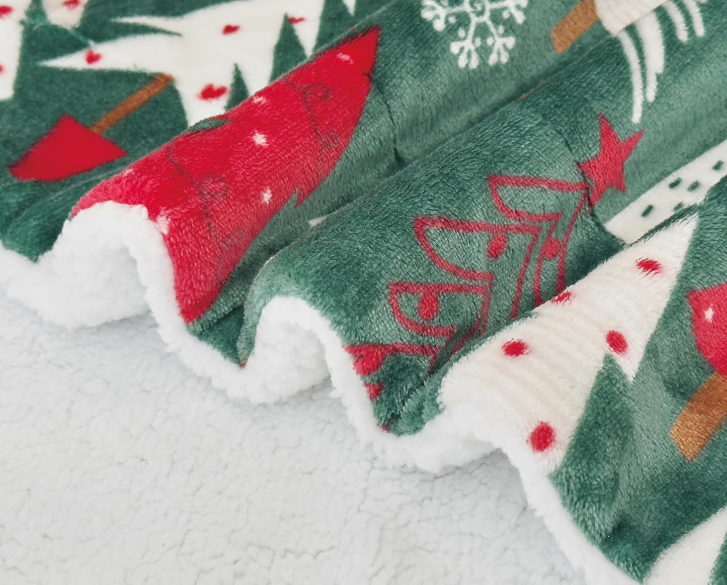 Elegant Comfort Reversible and Ultra-Plush Flannel Fleece-Winter Christmas Sherpa Throw- Lightweight Soft and Cozy-Holiday Decorative Throw, Perfect for Lounging, 50 x 60 inches, Hunter Christmas Tree
