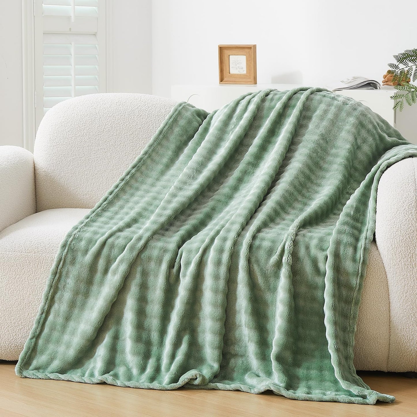 Fluffy 3D Bubble Throw Blanket for Couch & Bed – Cozy Soft Fleece Blankets for Women & Girls – Warm Lightweight Fuzzy Throw XL (50x70) – Machine Washable Gifts