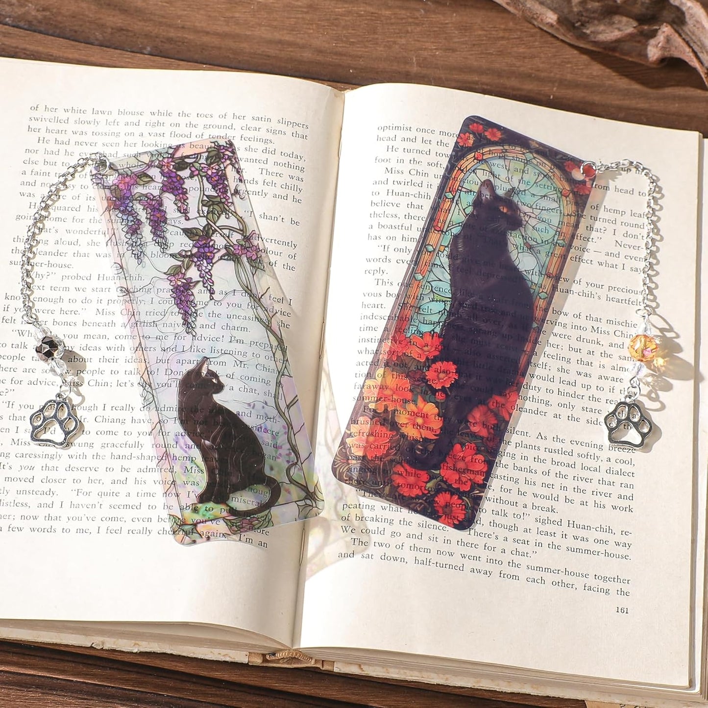 Cute Cat Bookmark Gifts - 4 Pcs Funny Stained Glass Bookmarks for Women Men Book Lovers Cats Paw Pendant Tassels Beaded Page Marks Reading Accessories Bookish Gift for Birthday Back to School