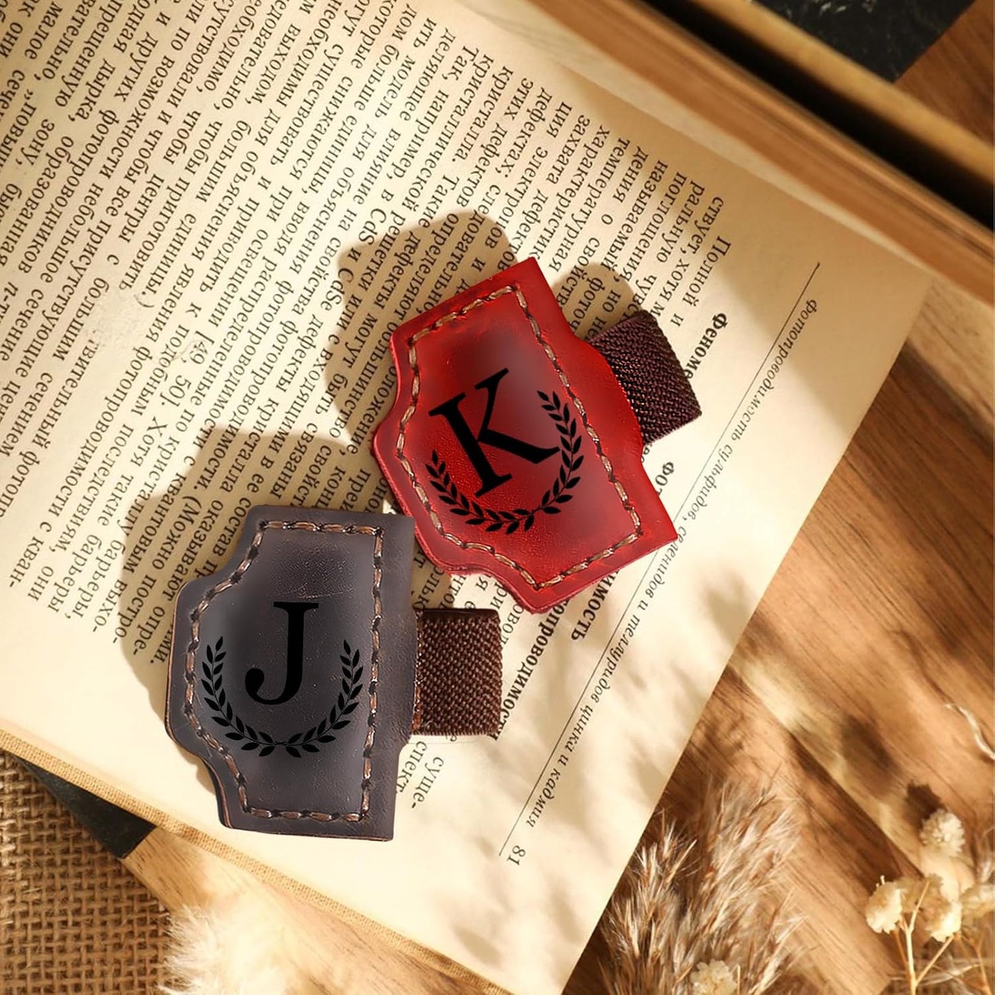 Custom Bookmark with Pen Holder Personalized Magnetic Leather Bookmarks with Initial Magnetic Leather Pen Holder Bookmark for Reading Women and Men Gifts for Booklovers (Red, A)