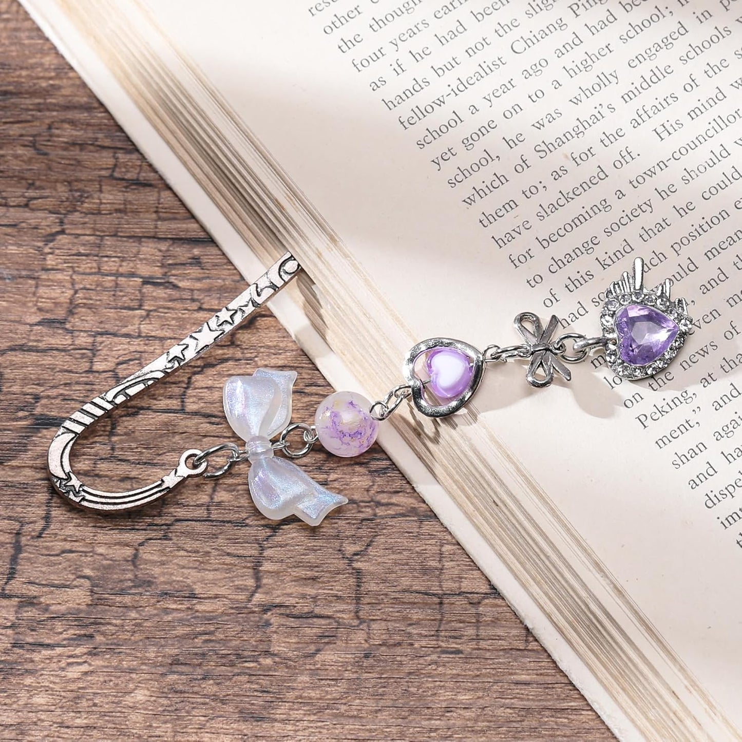 Charm Metal Bookmark Gifts - Purple Crystal Heart Cute Bookmarks Unique Y2k Beads Aesthetic Page Marker for Reading Lovers Women Girls Bookish Accessories Birthday Students Teachers School