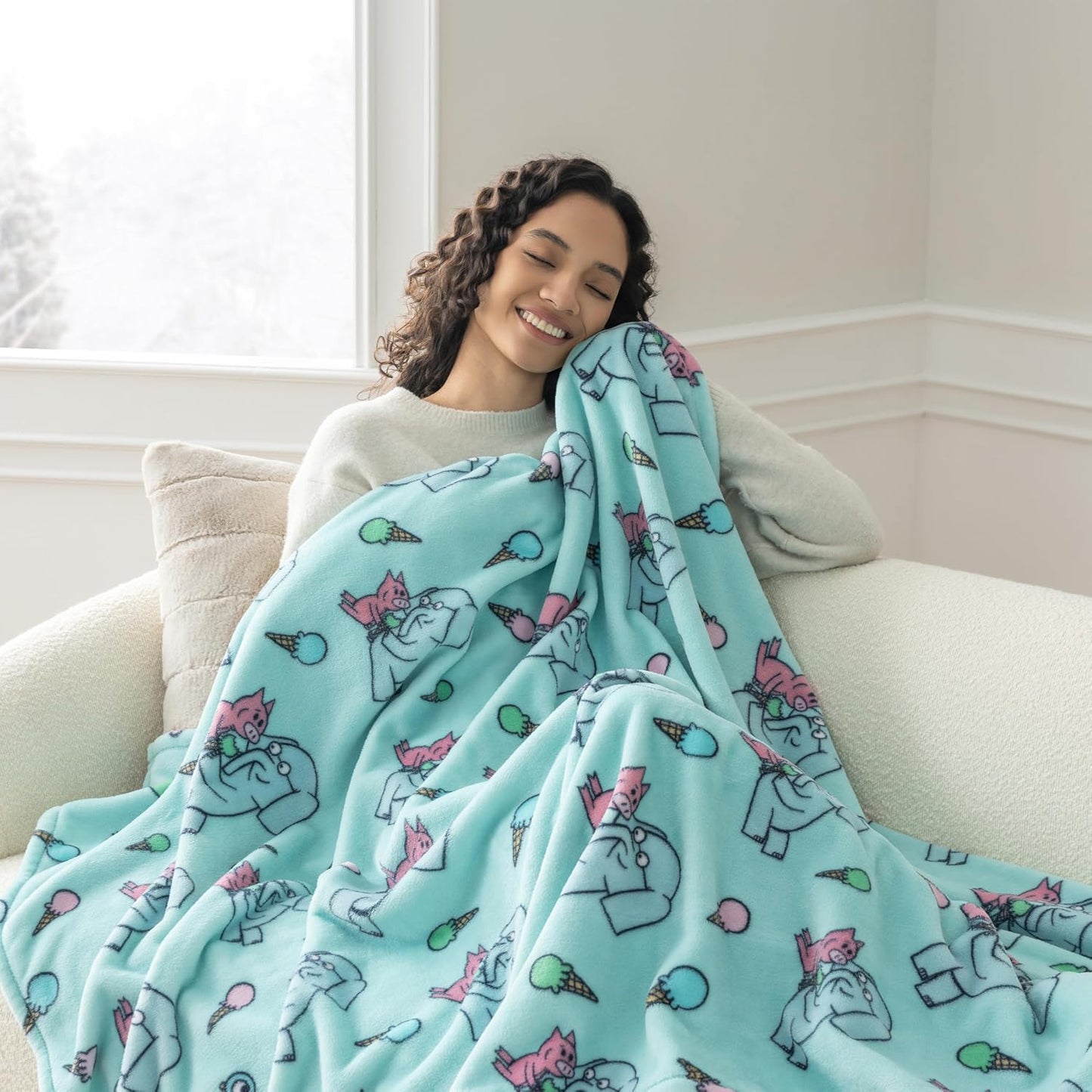 Berkshire Mo Willems® VelvetLoft® Throw Blanket - Super Soft Plush Elephant & Piggie Character Design - Cozy Home Decor, Elephant_Piggie Ice Cream, 50 in x 70 in(Official Mo Willems® Product)