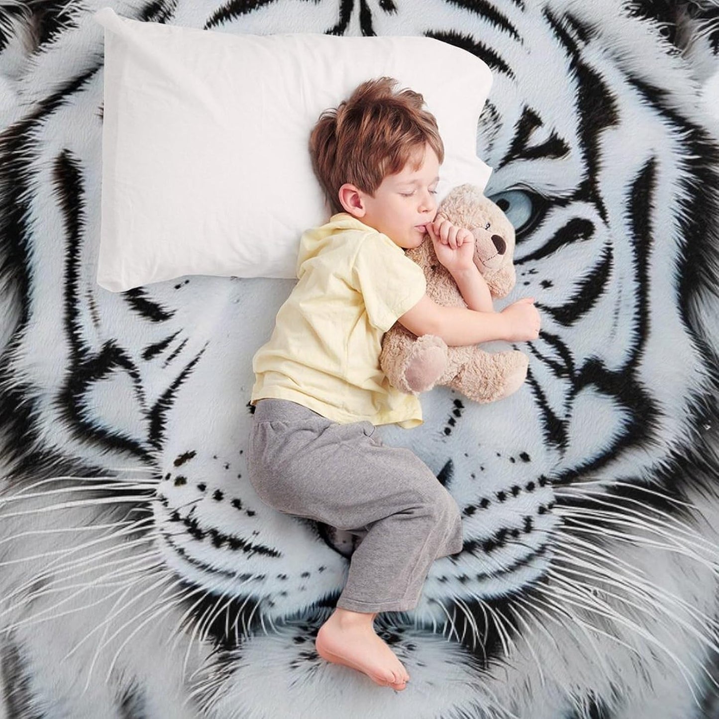 White Tiger Throw Blanket for Couch Bed Plush Cozy Fuzzy Flannel Blanket for All Season 30"x50"