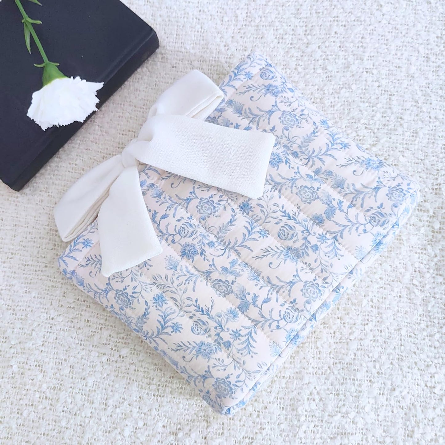 Vintage Floral Book Sleeve with Bow – Bible Cover for Women, Padded Cotton Book Pouch with Velvet Lining – Fits Standard Size Bibles and Books (Blue Vintage, Meduim)