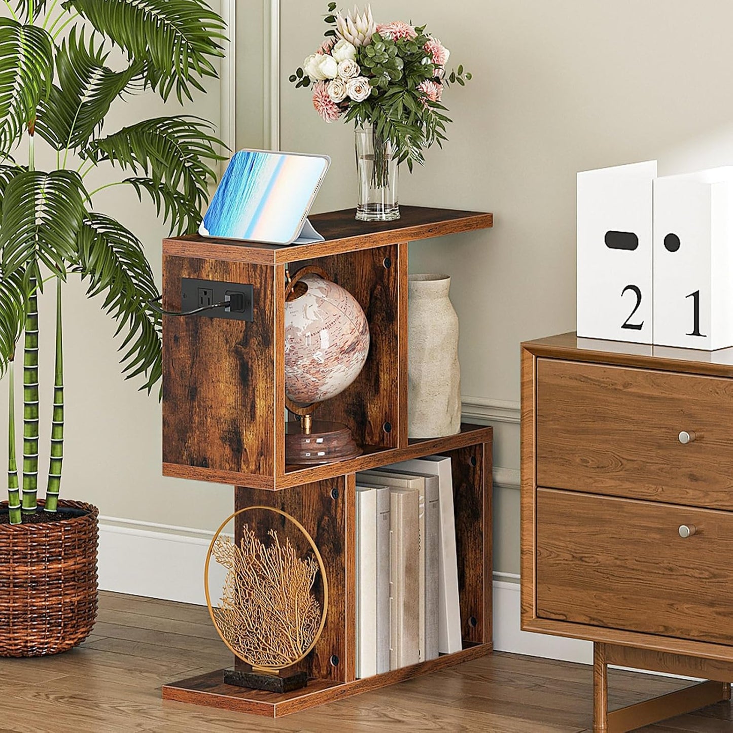 HOOBRO Narrow Side Table with Charging Station, S-Shaped Slim End Table Geometric Bookshelf, with Open Storage, for Small Space, Living Room, Bedroom, Rustic Brown FG137UBZ01