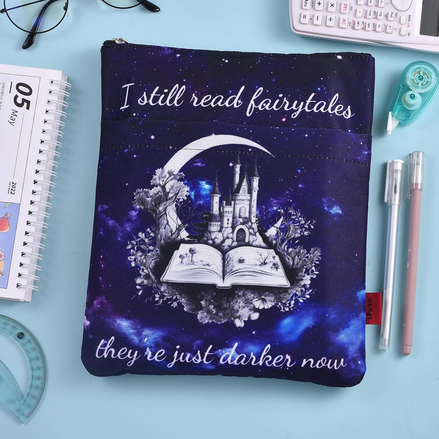 LParkin Book Sleeve Cover with Zipper, I Still Read Fairytales They're Just Darker Now Book Protector Pouch, Washable Fabric Book Sleeves for Romance Lover, 11 x 8.5 Inch Smut Reader Gift