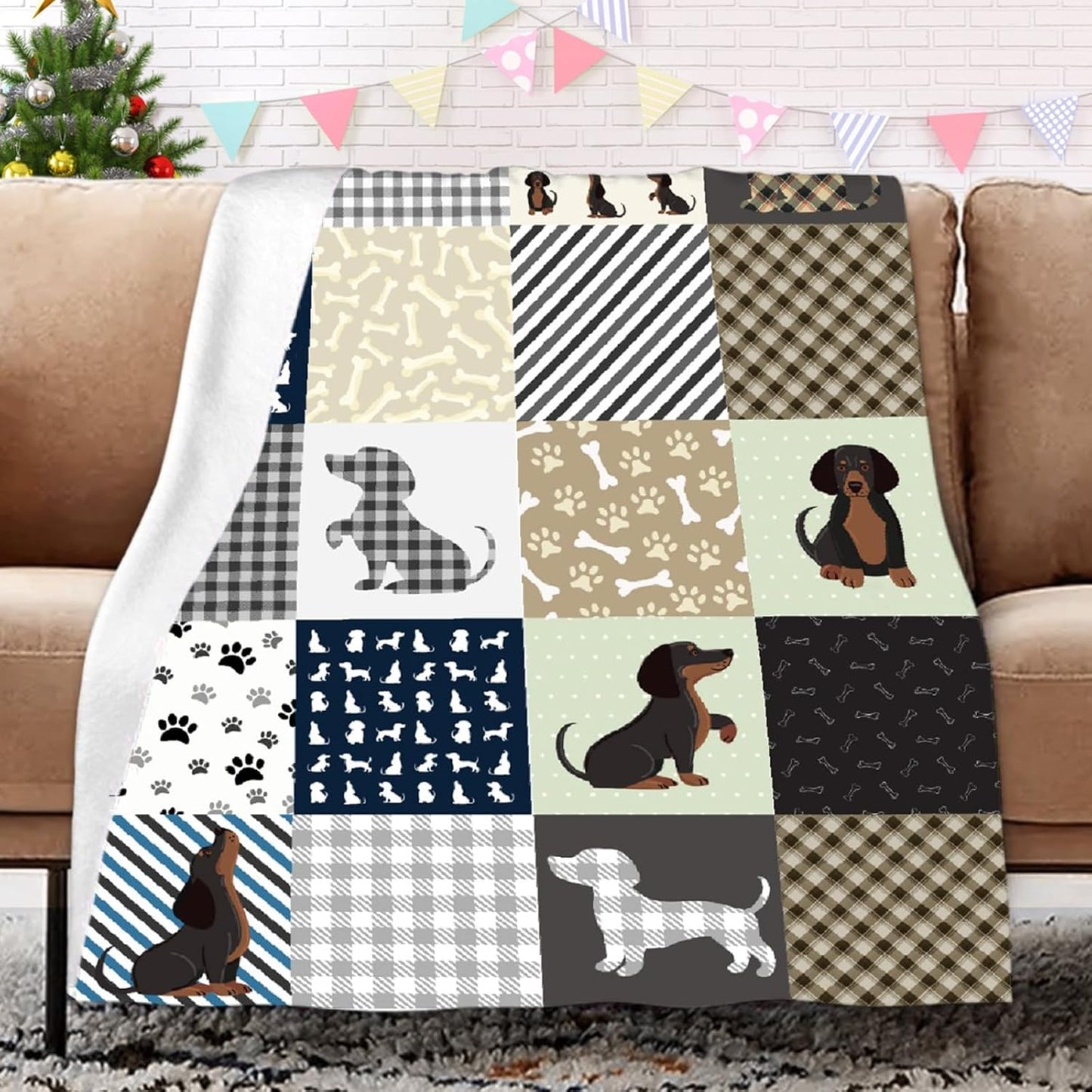 Dachshund Blanket - Cute Wiener Dog Gifts for Women - Lightweight Cozy Flannel Fleece Throw - 60"x50"