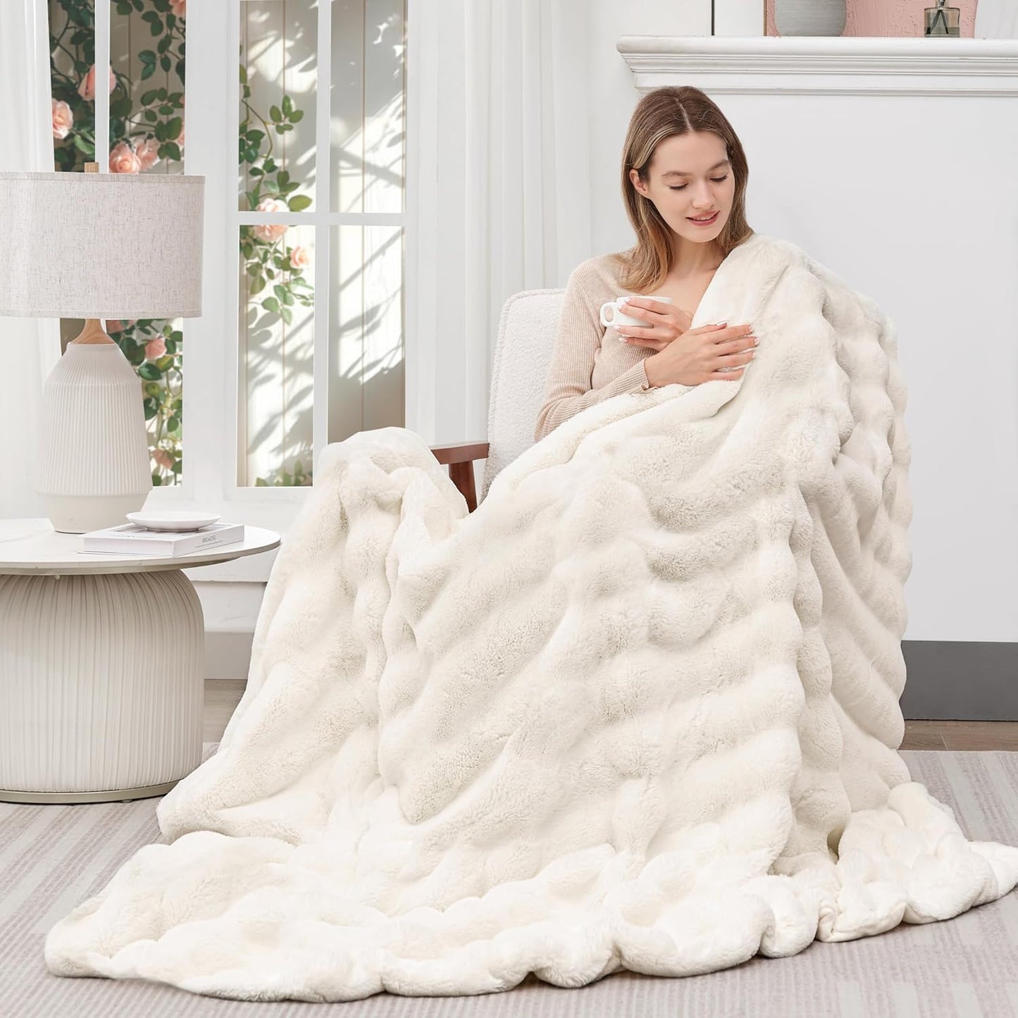 Touchat Luxury Faux Rabbit Fur Throw Blanket Twin Size for Couch,Super Heavy Warm Cozy Blanket for Sofa Bedroom Living Room,Ultra Soft Fluffy Reversible Plush Blanket for Home Decor Gifts,Cream White