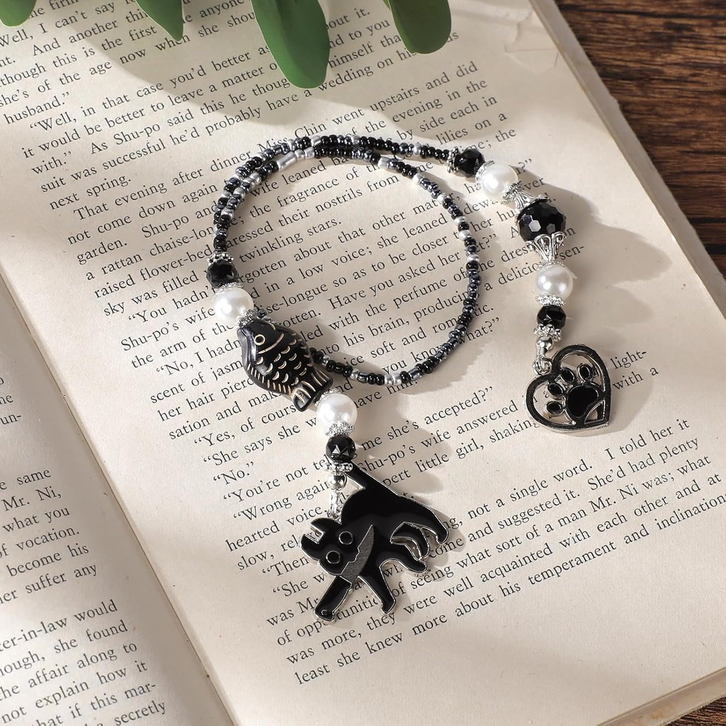Black Cat Beaded Bookmark - Fantasy Cute Cats Crystal Bead Chain Bookmark, Catchain Pendant, Book Marks Gifts for Books Lovers Students Teacher Office School Supplies