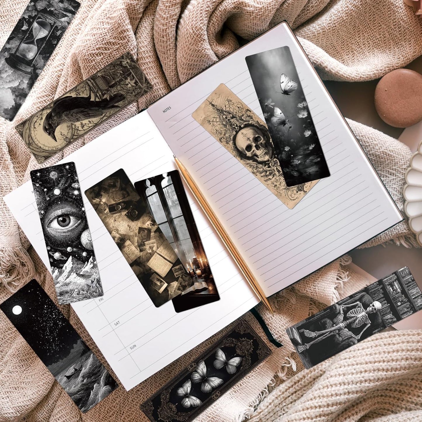 Dark Academia Bookmarks Gifts - 100 Pcs Vintage Gothic Book Mark Dark Romance Bookmark Skull Witchy Page Marker Clip Gifts for Women Men Book Lovers Students Teachers Bookish Reading