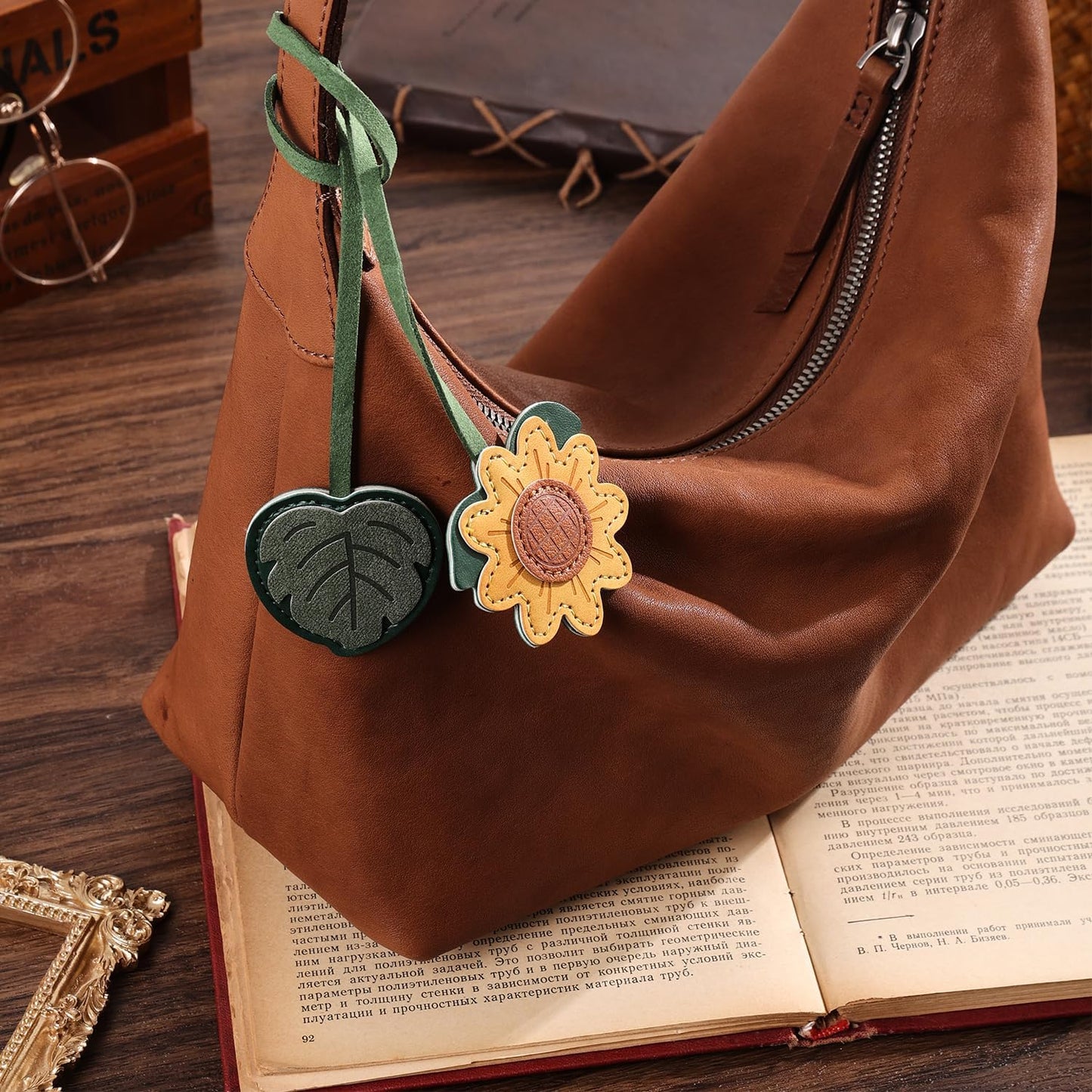 2 Pieces Vintage Leather Bookmarks for Women, Personalized PU Book Marks for Reading Women, Gift for Book Lover, Teacher, Mom