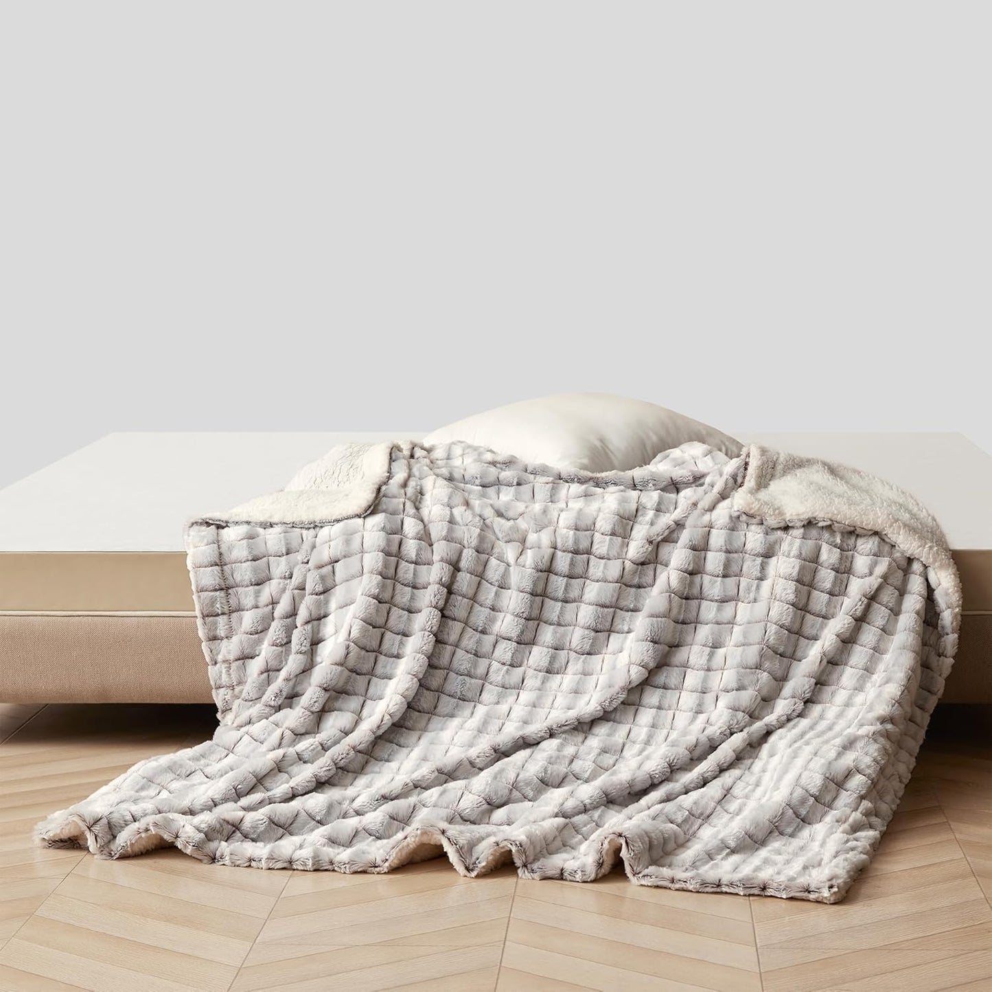 Hotel Suite Micromink/Sherpa Reversible 50 x 60 in Brown Color Throw, Brown