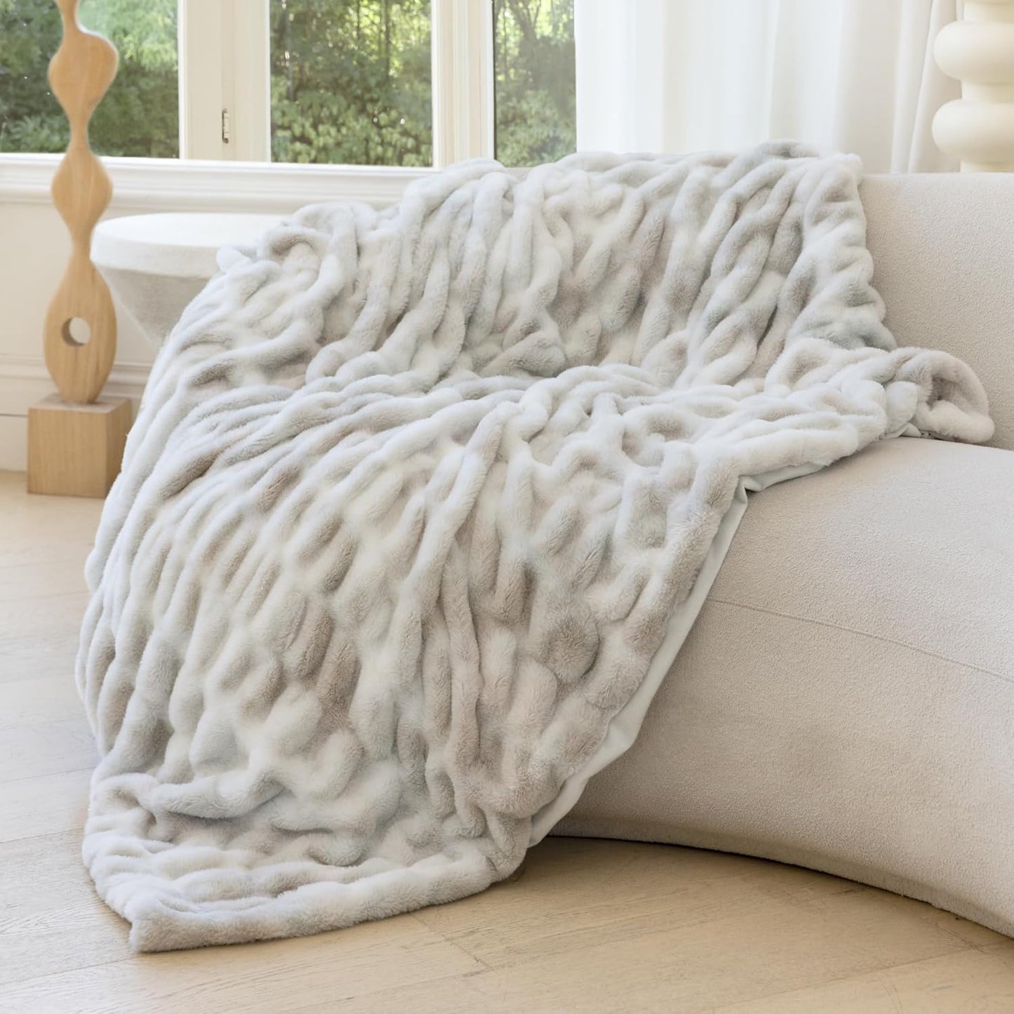 Ultra Soft Faux Rabbit Fur Throw Blanket, Cozy Fuzzy Blanket for Couch Bed, Plush Warm Decor, Luxury Thick Fluffy Blanket for Women,50x60 inches, Tie-Dyed in White and Gray