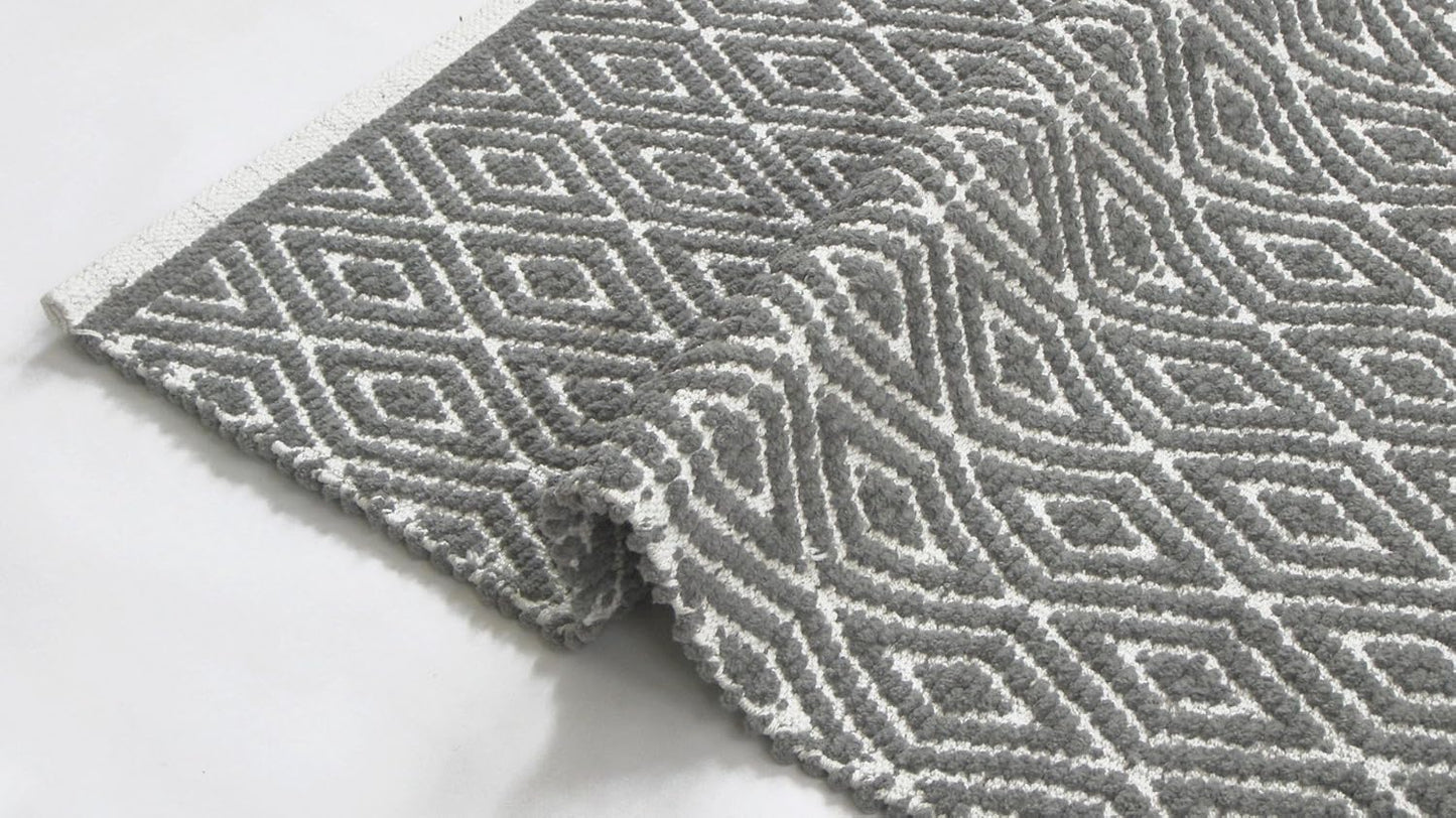 Chardin home 100% Cotton Diamond 3x5 Area Rug Fully Reversible, Machine Washable, Greyish Beige-White