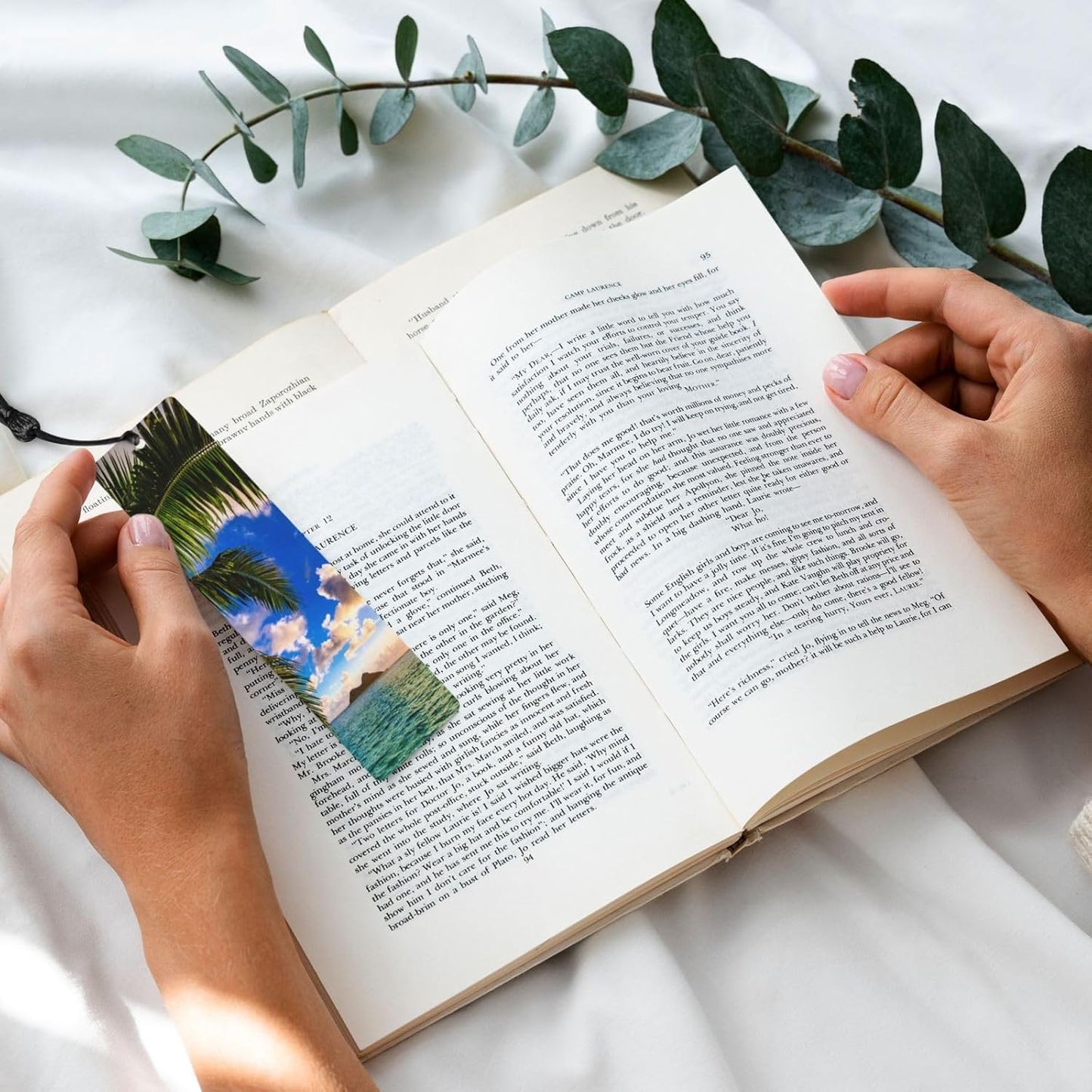 Beautiful Sunrise Ocean Bookmarks Gifts for Women Men, Wooden Bookmarks for Book Lovers, Vintage Book Marks Ornaments with Tassel, Unique Personalized Reading Page Markers Black