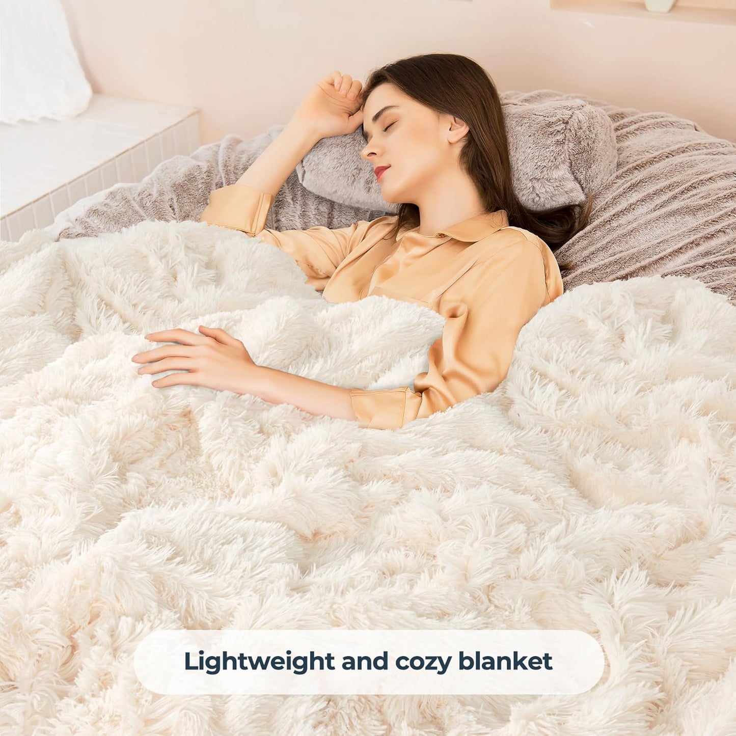 XYYZYZ Super Fluffy Throw Blanket, Faux Fur Fuzzy Blanket for Couch Sofa Bed, 50x60 Inches, Cream White