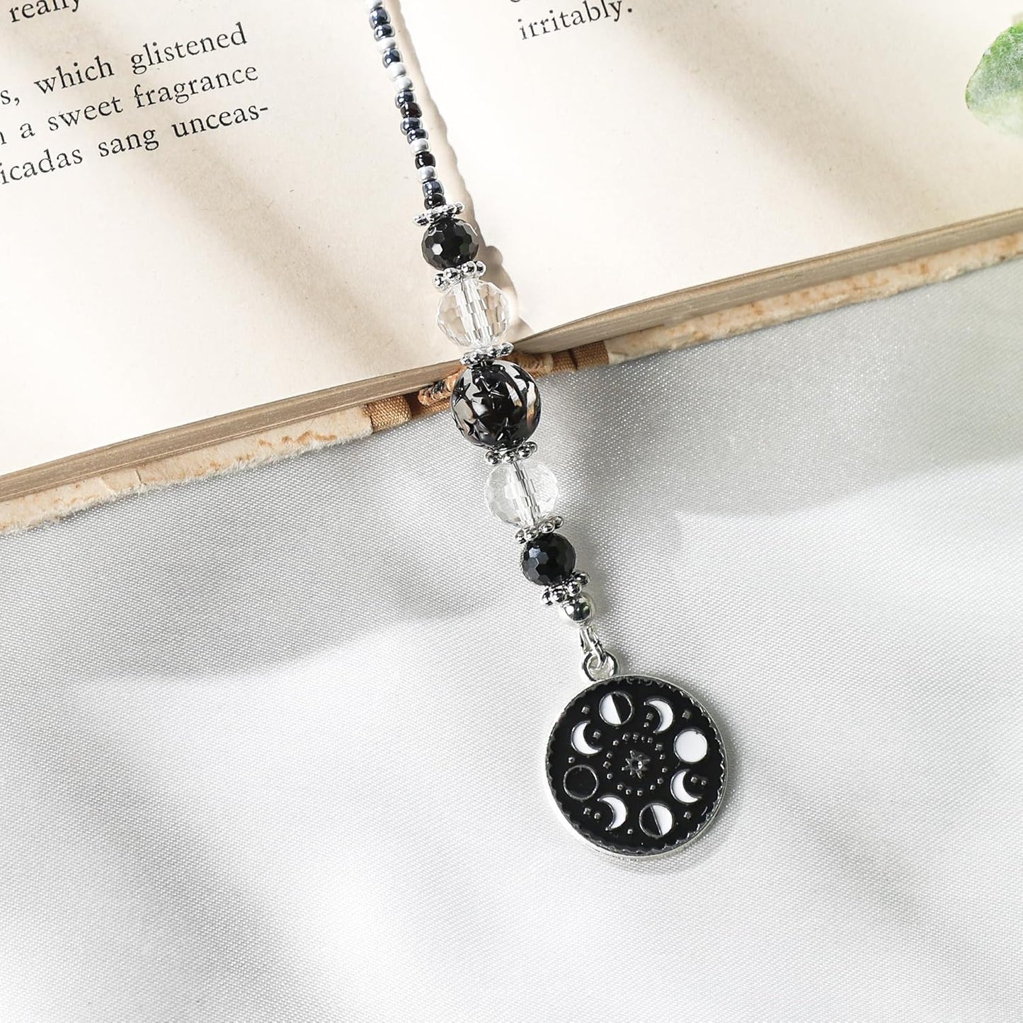 Gothic Moth Bookmark Gifts - Black Halloween Beaded Bookmarks for Women Men Book Lovers Moon Crystal Bead Chain Page Marks School Office Home Reading Accessories Bookish Gift for Birthday
