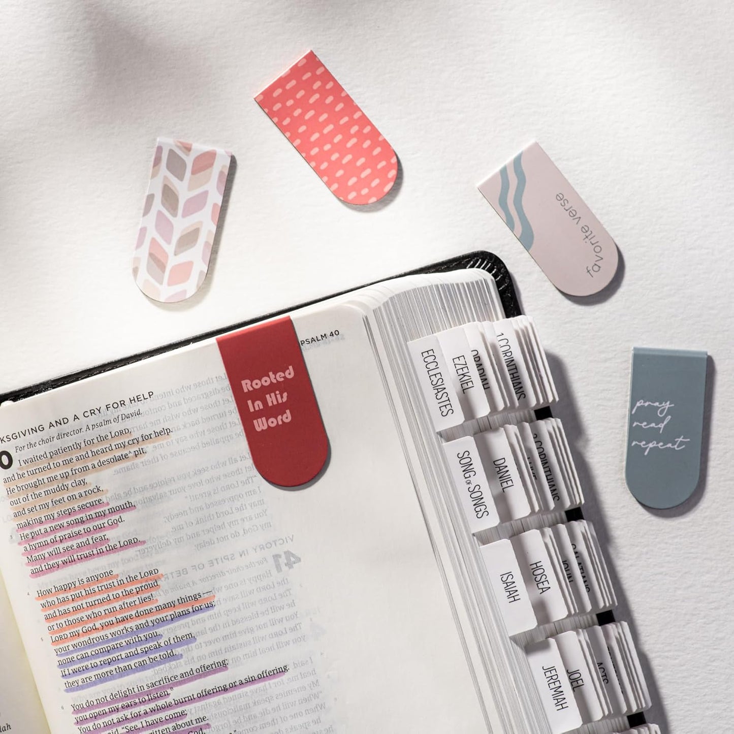 DiverseBee Magnetic Bible Bookmarks - 5 Pack Magnetic Book Marks for Reading Women, Men and Kids, Page Markers, Bible Study Supplies and Christian Gifts, Bible Accessories (Pray)