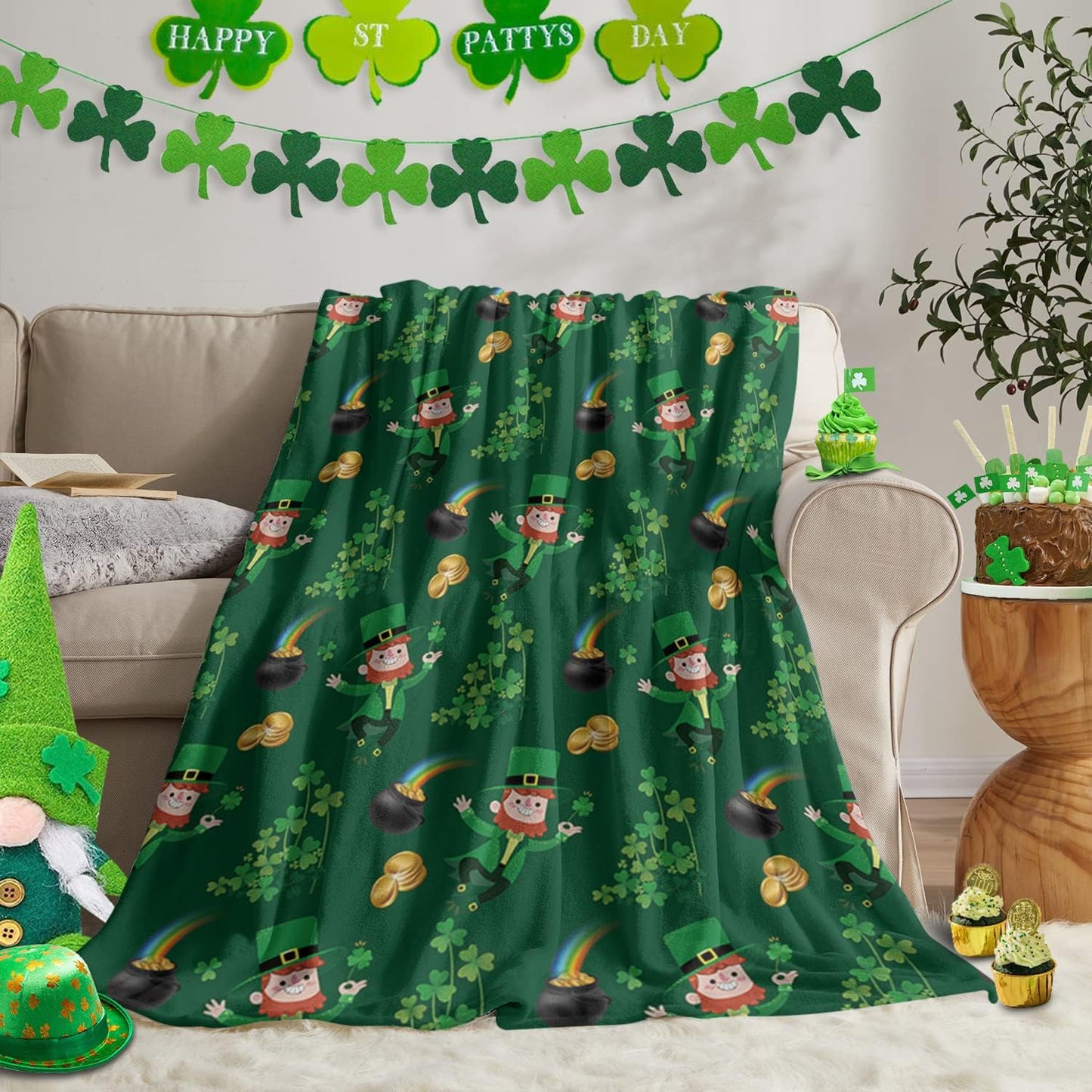 Chucoco St. Patrick's Day Leprechaun Men Throw Blankets Irish Lucky Clovers Gold Coins and Rainbow Fuzzy Soft Bed Cover Bedspread Lightweight Luxury Blanket for Couch Sofa Chair 40x50In