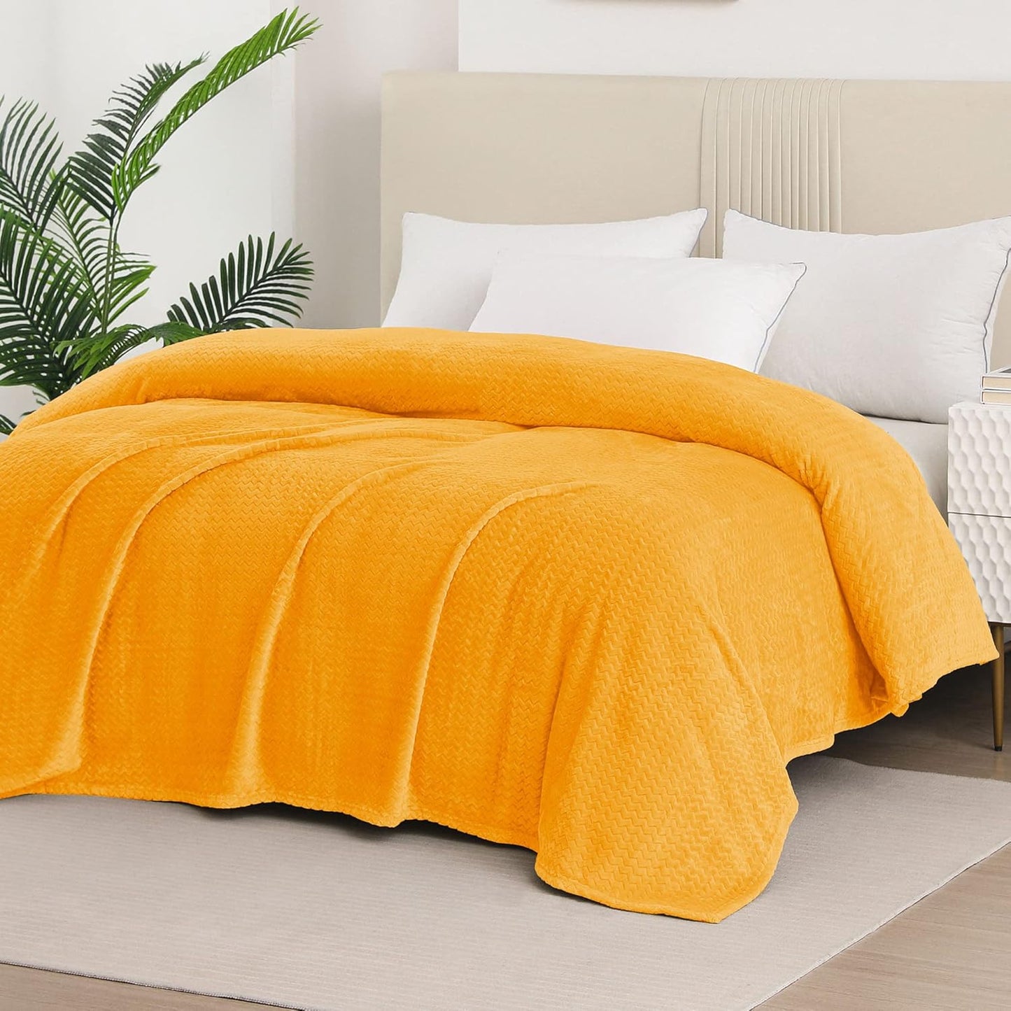 Whale Flotilla Breathable Fleece Twin Size Blanket for Bed(90x66 Inch), Super Soft Fuzzy Blankets for All Season, Lightweight and Fluffy, Yellow(Chevron)