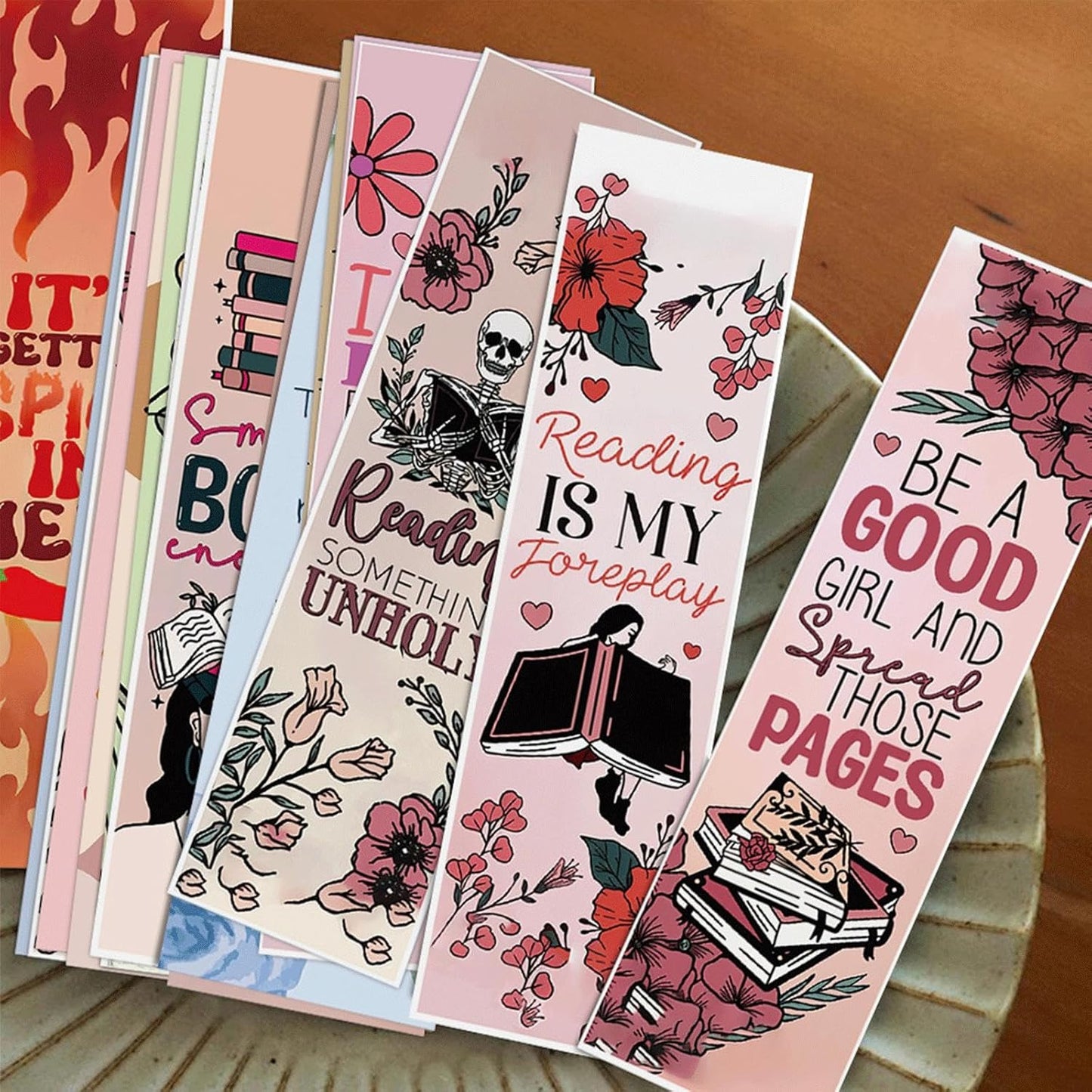 30 Pieces Romance Bookmarks, Spicy Fairytale Bookmark, Funny Bookmarks for Men,Women, Book Lovers, Page Markers for Students Teachers Reading, DIY Art Decoration Cards，Romance Reader Present Handmade