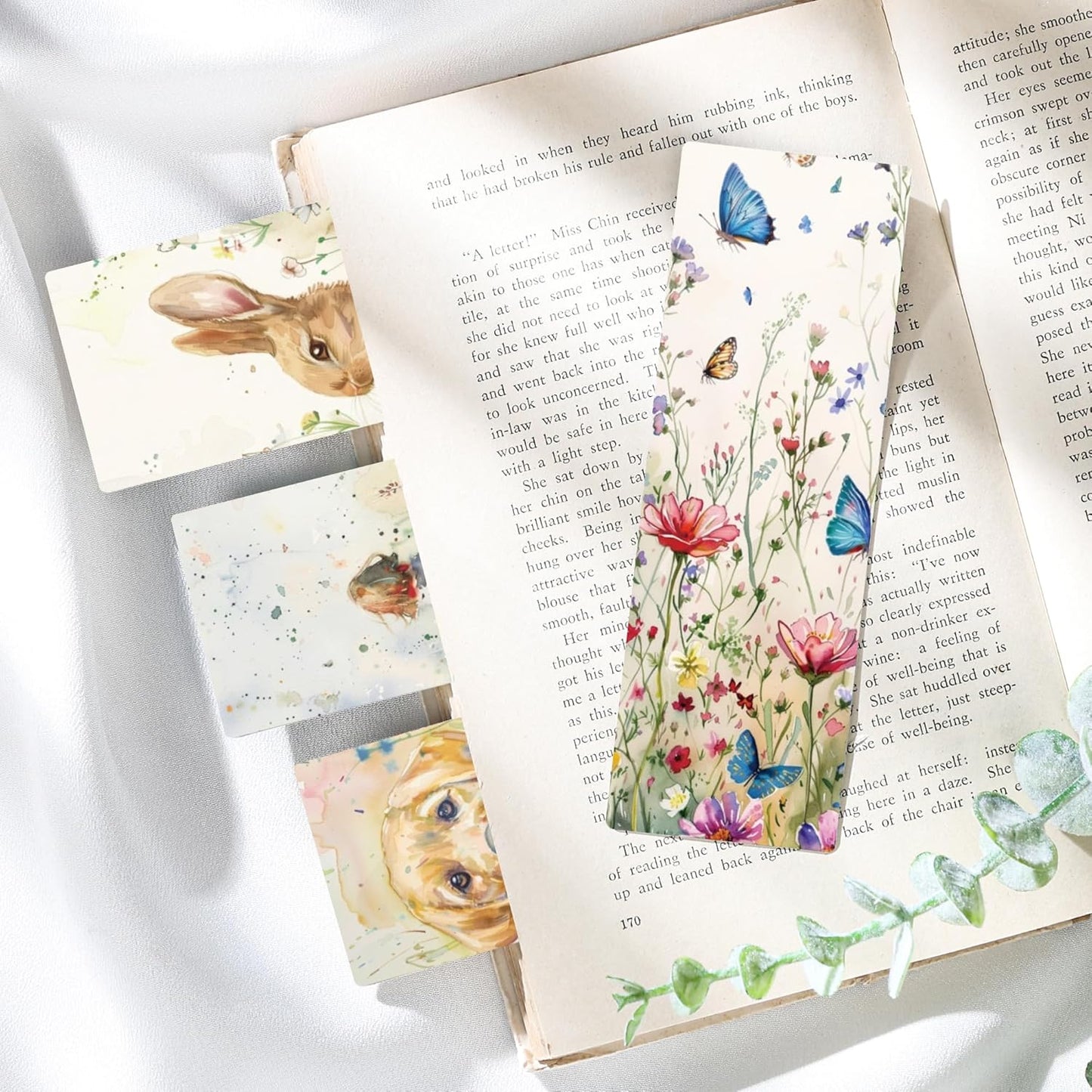 Vintage Flower Bookmark Gifts - 120 Pcs Cute Cats Dogs Paper Bookmarks Bulk for Women Book Lovers Nature Animals Page Marks School Reading Accessories Bookish Gift for Birthday Graduation
