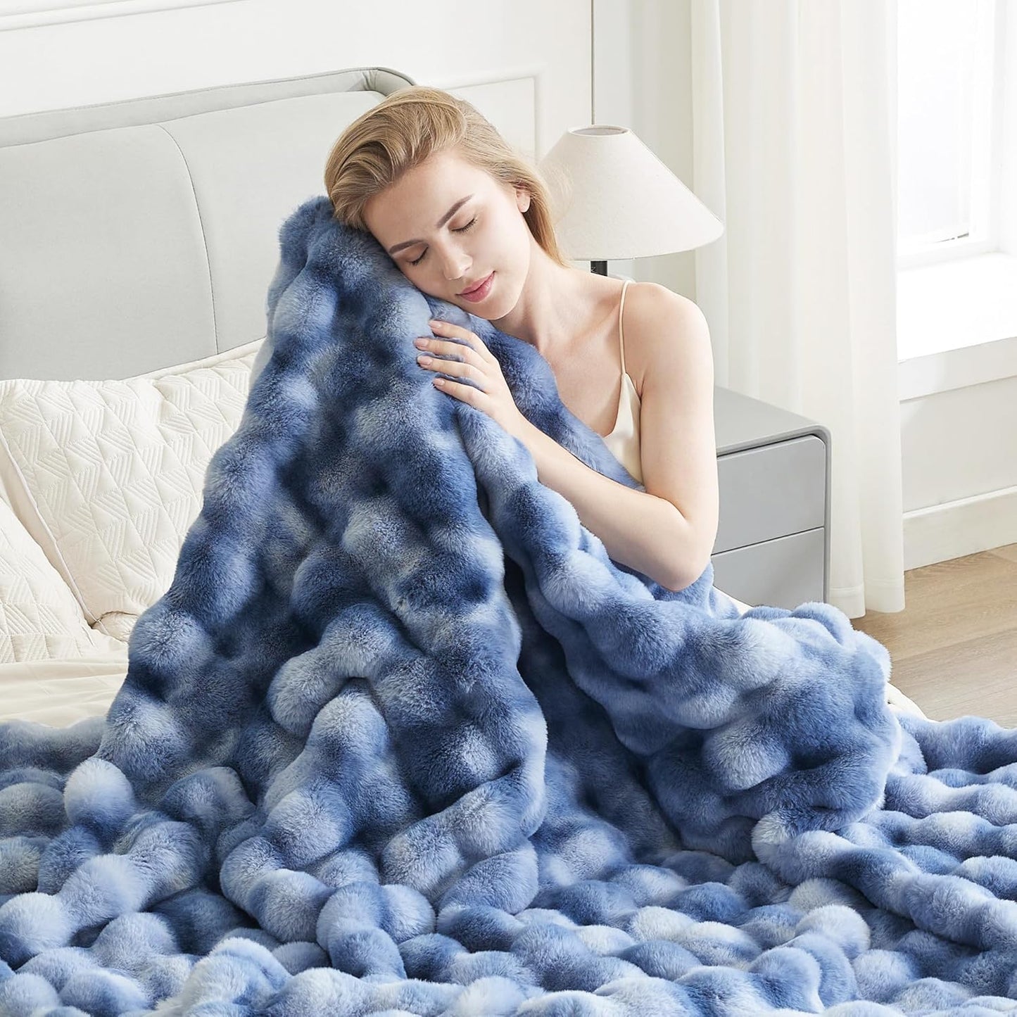 Ultra Plush Bubble Faux Rabbit Fur Blanket – 950GSM Thick Fluffy Throw Blanket for Bed, Couch, Sofa, or Gift, 50" × 60", Tie-dye Blue