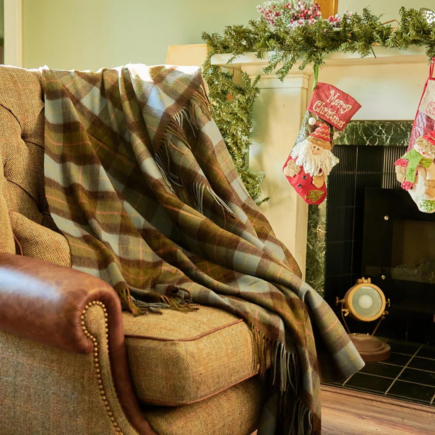 Islander Lambswool Tartan Throw Blanket with Fringe in Classic Scottish Design (Chestnut Blue Tartan)