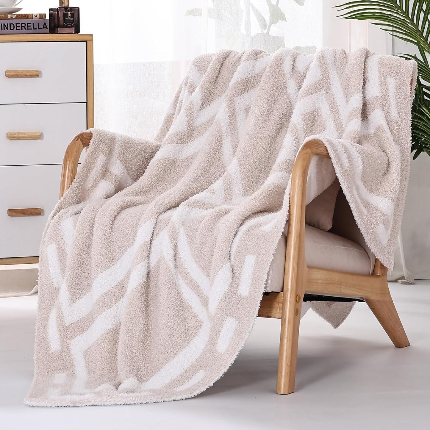 Panku Ultra Soft Cozy Knit Throw Blanket for Couch and Bed, Knitted Luxury Reversible Cozy Warm Fleece Blanket Throw, Plush Fluffy and Fuzzy Geometric Blankets for Gift (50x60 Inches, Beige/Khaki)