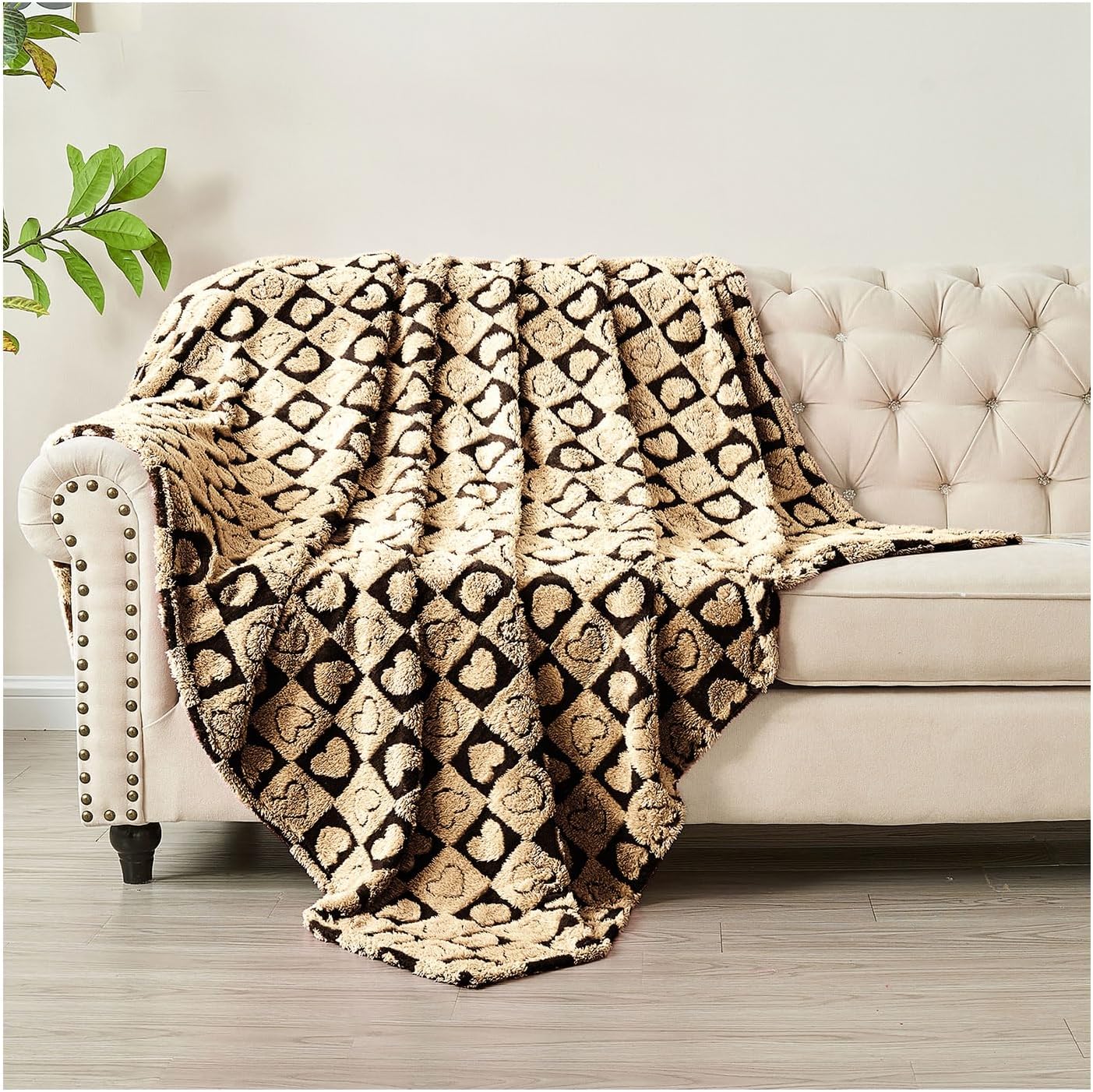 FY FIBER HOUSE Throw Blankets with Heart Checkered,Soft Warm Blankets for Lover Mom Father Gifts,Washable Lightweight Fuzzy Blanket for Couch Sofa Bed Office All Season(Black Brown,50"x60"