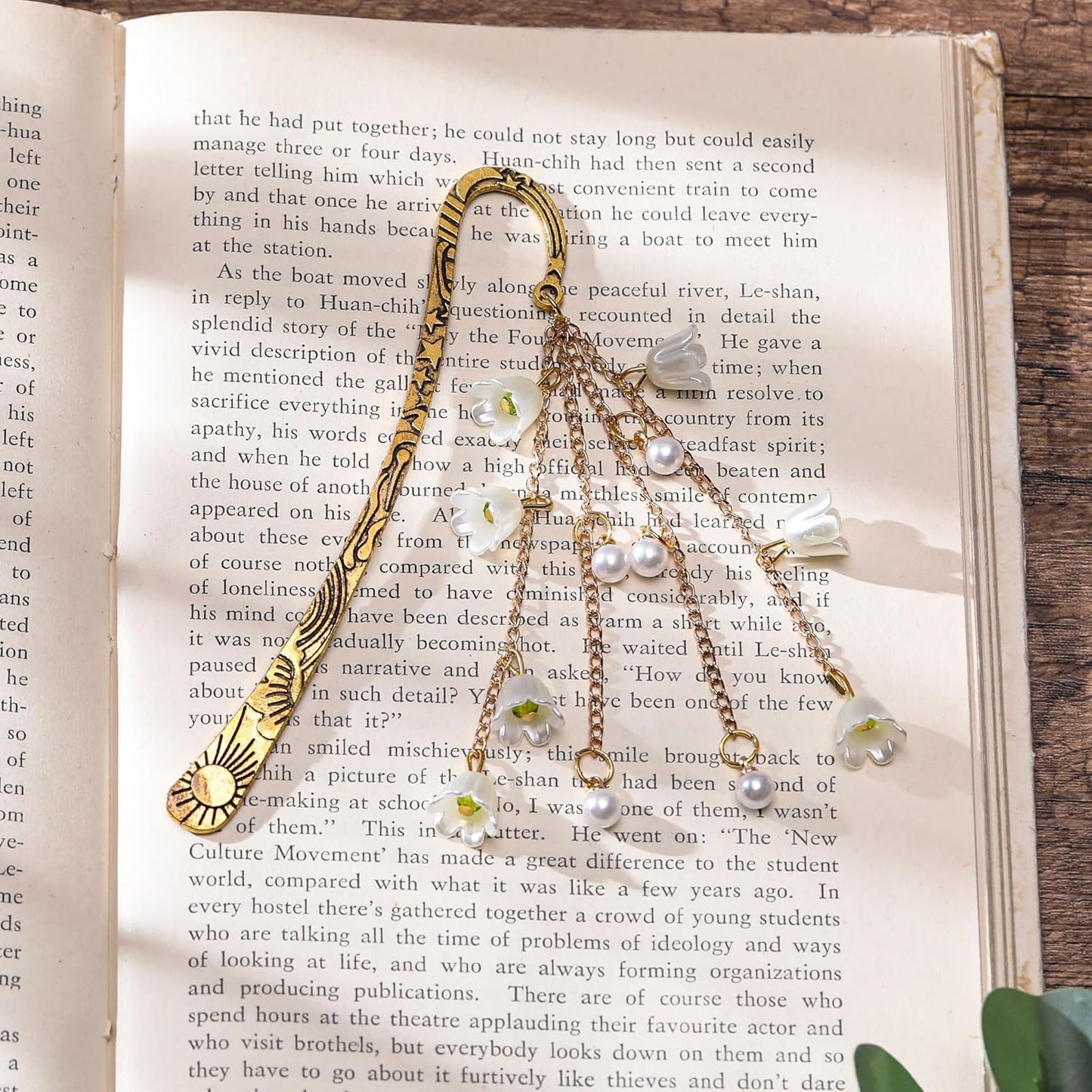 Flower Metal Bookmark Gifts - Charm Gold Floral Book Marks Y2k Beads Aesthetic Page Marker Reading Lovers Women Girls Bookish Friends Birthday Students Teachers School Office Accessories