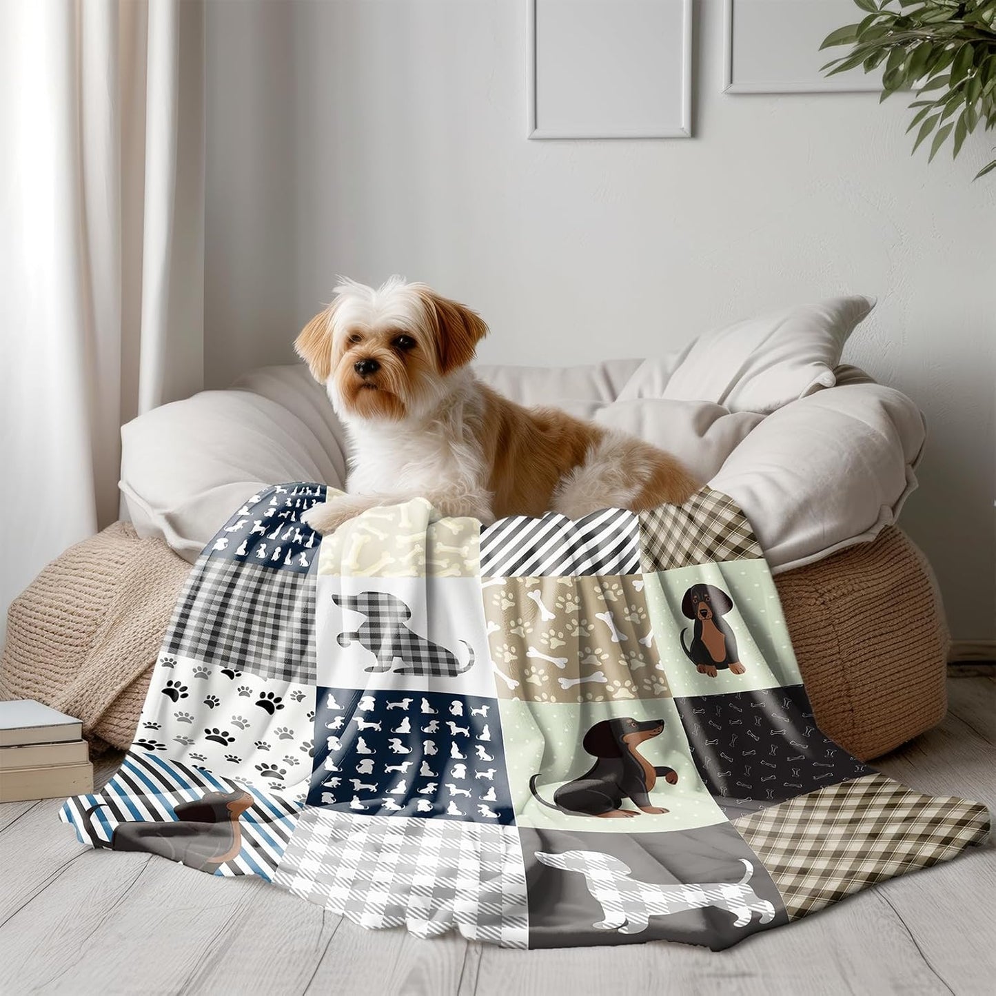 Dachshund Blanket - Cute Wiener Dog Gifts for Women - Lightweight Cozy Flannel Fleece Throw - 60"x50"