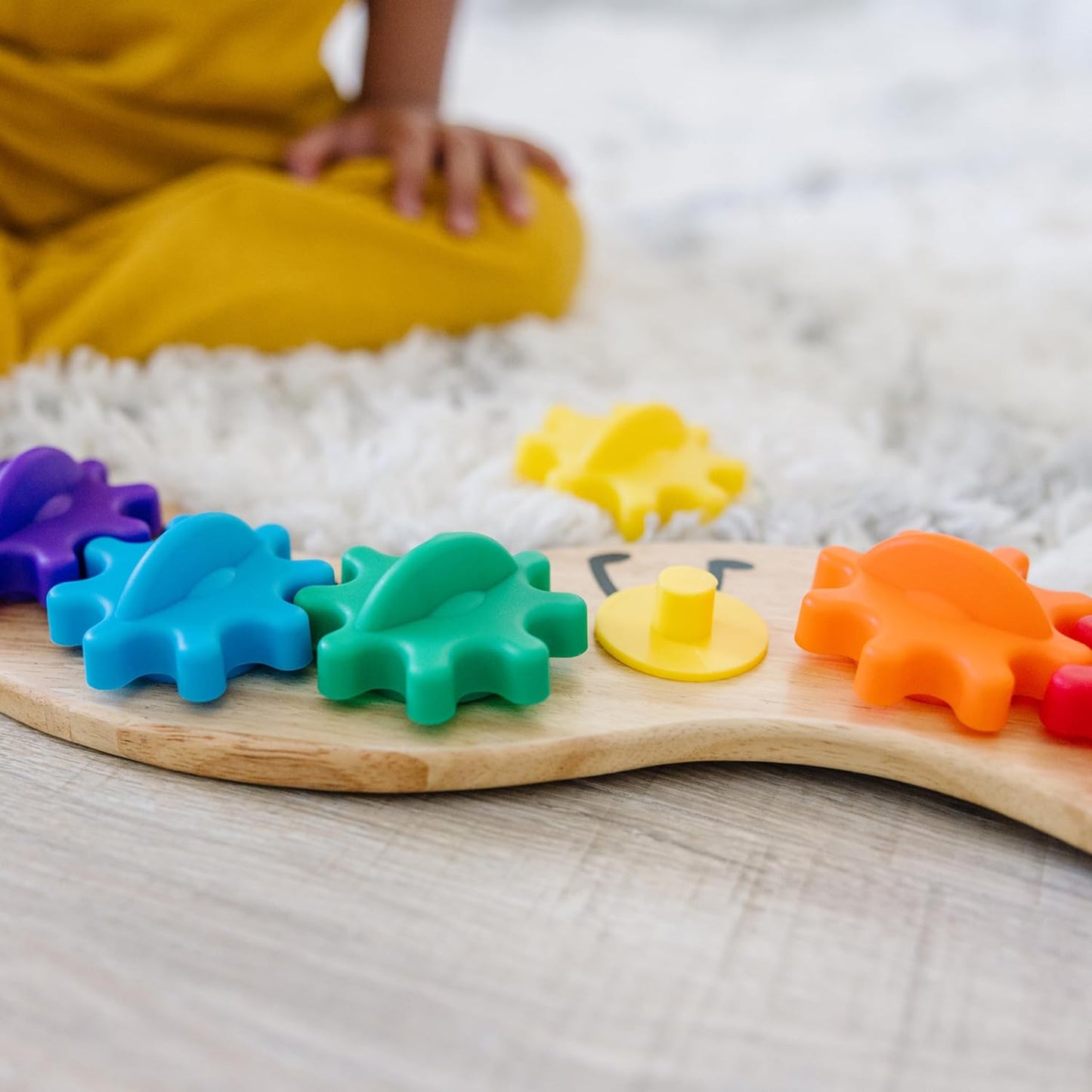 Melissa & Doug Rainbow Caterpillar Gear Toy with 6 Interchangeable Gears