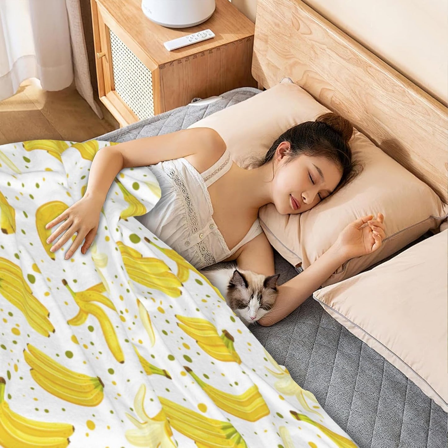 Cute Banana Throw Blanket Soft Warm Cozy Lightweight Flannel Blanket for Bedding Sofa Travel 50"X60"