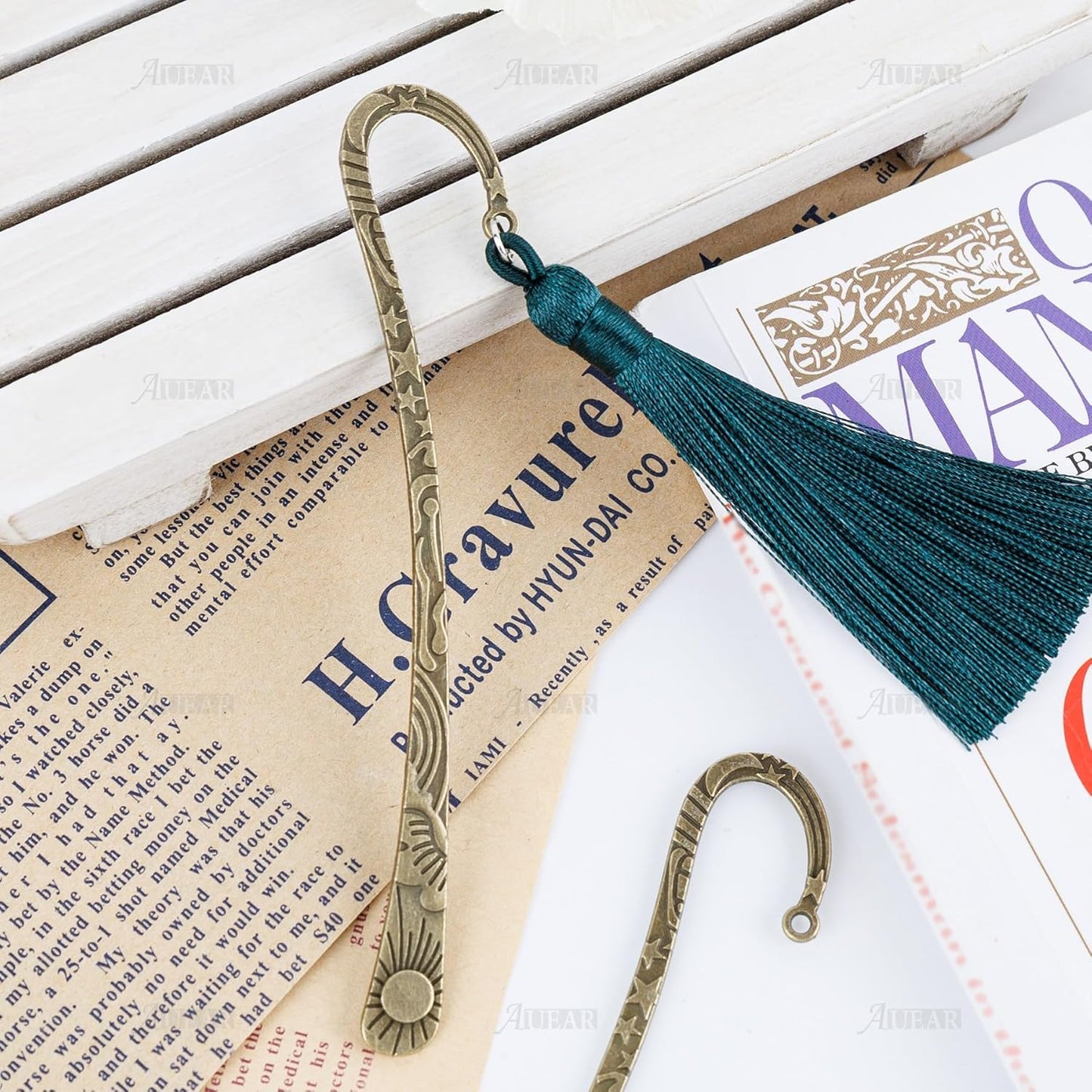 AUEAR, 20 Pack Metal Bookmarks Carved Hook Bookmark Vintage Book Markers with for Reader (Bronze)