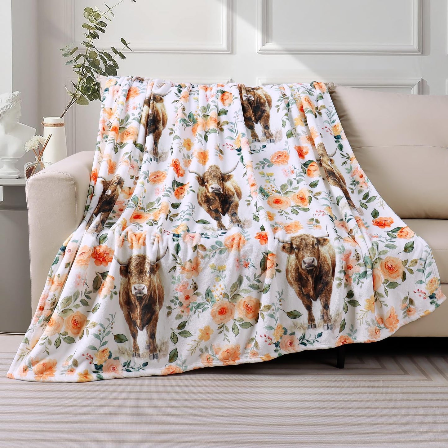 Highland Cow Blanket Watercolor Flower Floral Throw Blanket Rustic Cow Print Blankets Farmhouse Plush Throw Blankets Fuzzy Cozy Soft Warm Fleece Blankets for Couch Bed Sofa 60 x 80 Inch