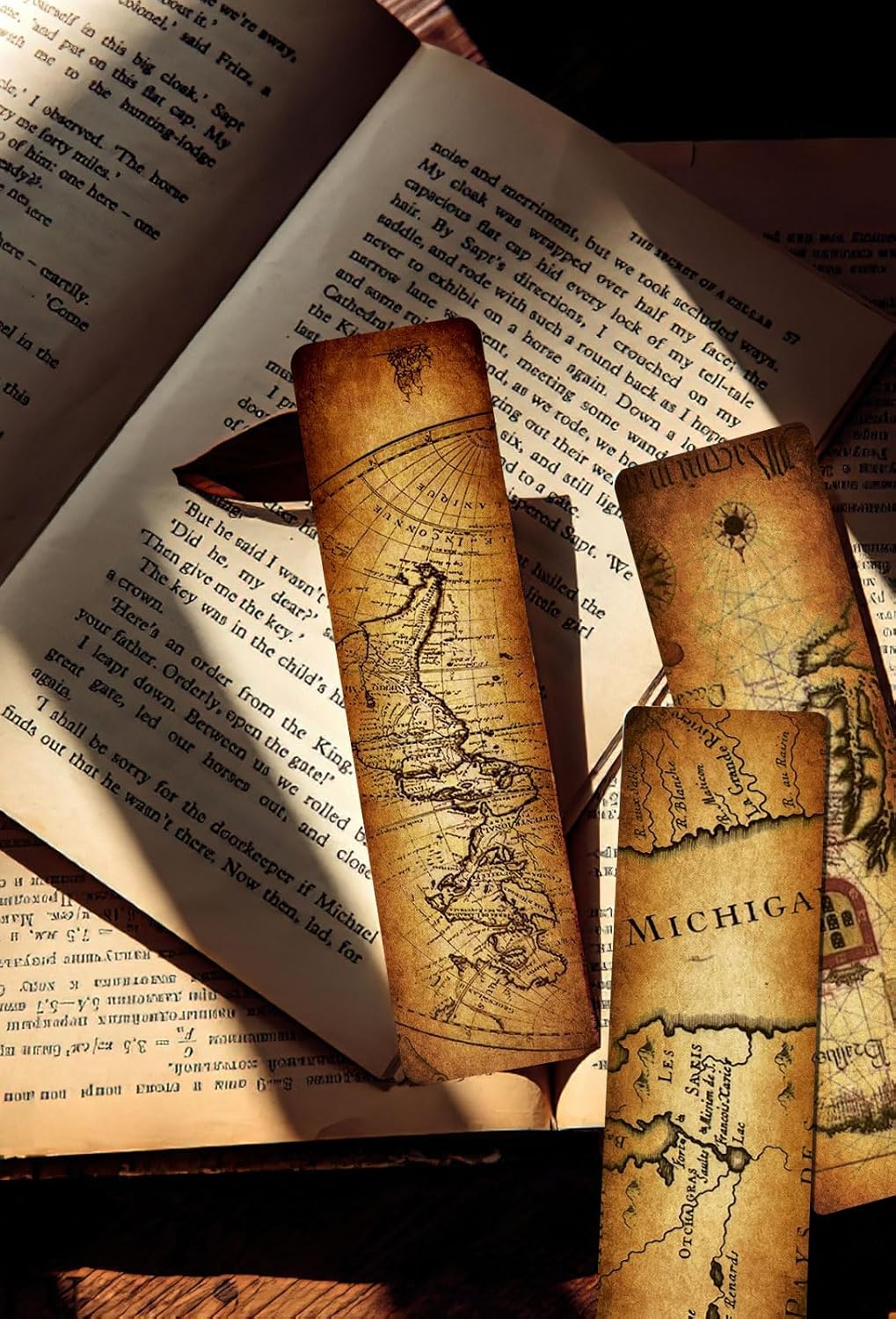 30 PCS Vintage Map Bookmarks,Cardboard Bookmarks for Men Women Book Lovers Students,Retro Paper Bookmark Reading Page Markers