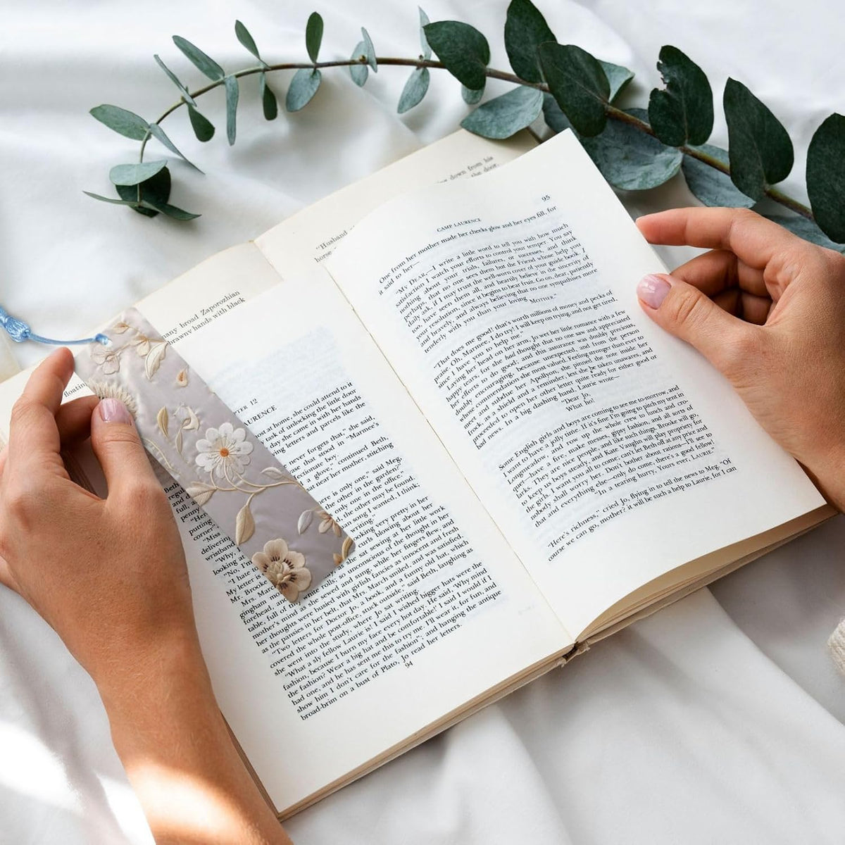 Floral Embroidery Bookmarks Gifts for Women Men, Wooden Bookmarks for Book Lovers, Vintage Book Marks Ornaments with Tassel, Unique Personalized Reading Page Markers Sky Blue