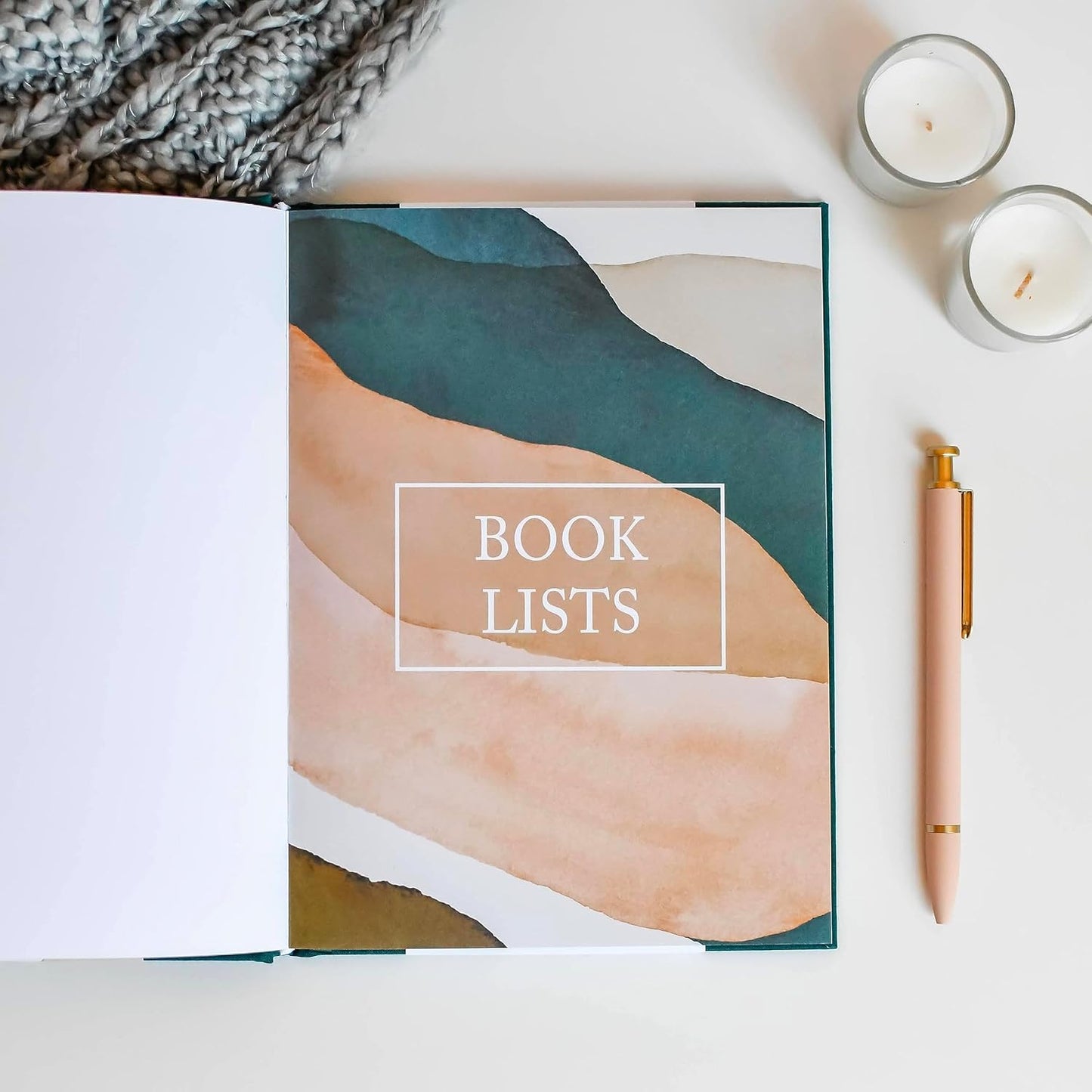 DUNCAN & STONE PAPER CO. Reading Journal for Book Lovers, 120 Pages - Linen Bound Reading Log for Tracking Books - Easy-to-Use Daily Journal - Ideal Book Lovers Gifts, Emerald