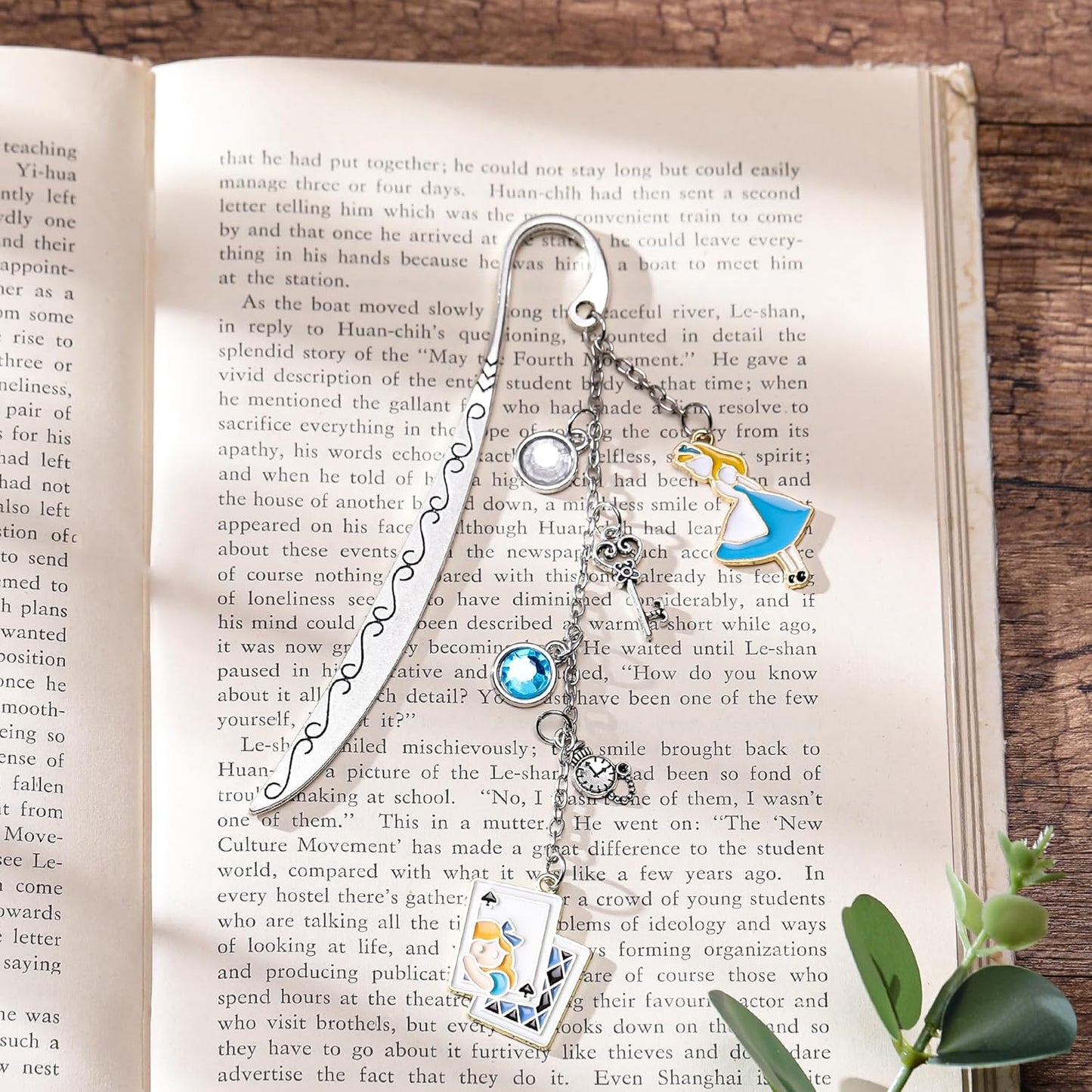 Fantasy Bookmark Gifts for Girls - Charm Metal Book Marks for Women Cute Unique Aesthetic Page Makers for Reading Lovers Novel Fans Readers Bookish Students Teachers Birthday School Office