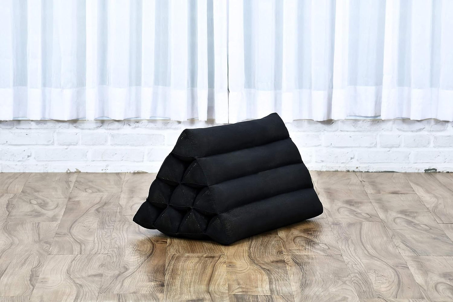 Leewadee Triangle Cushion – Comfortable Backrest for TV or Reading, Incline Pillow for Relaxing Made of Kapok, 20 x 13 x 13 inches, Black