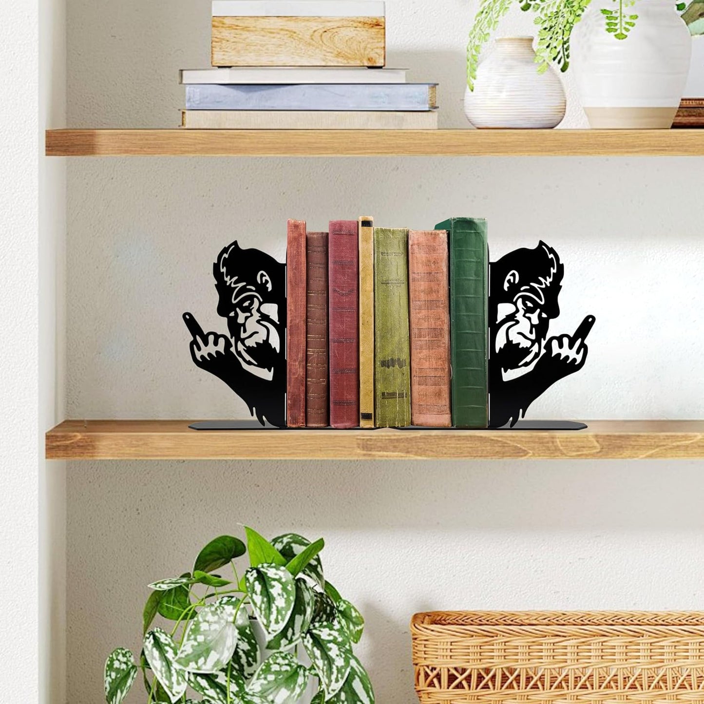Peeping Bigfoot Metal Bookends Funny Sasquatch Book Ends for Shelves Bookshelf Decorative Objects Home Office Desk Bookshelf Decor Nice Bigfoot Lover Gifts (Black)