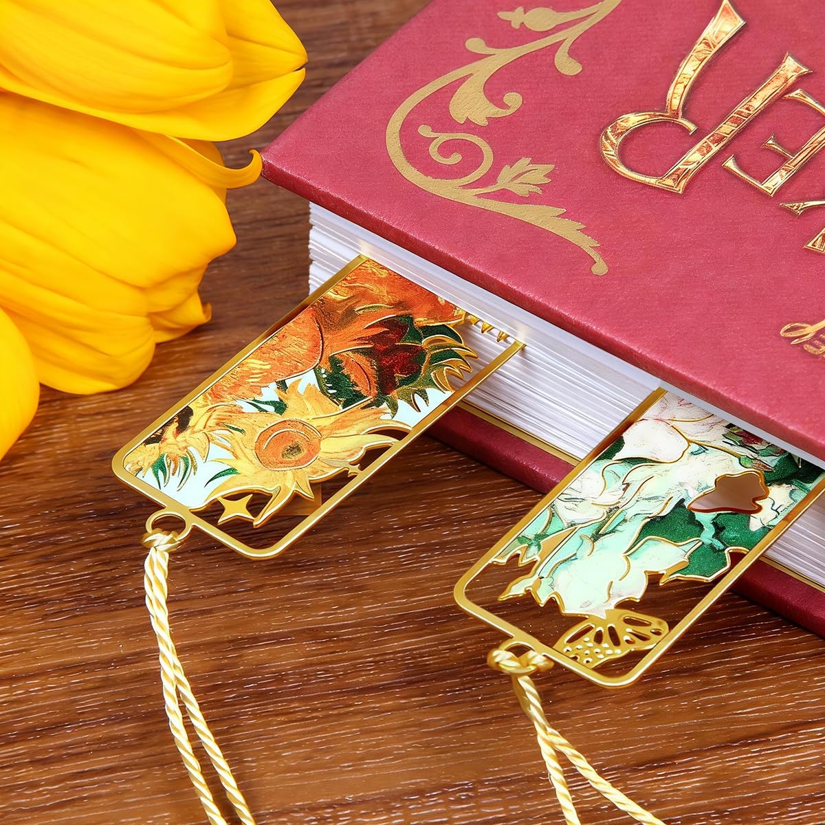 Metal Bookmarks with Tassel, Golden Van Gogh Monet Oil Painting Theme Cute Hollow Book Markers for Reading Women, Teachers, Students, Book Lovers, Reading Accessories Gifts for Book Lovers (6PCS)